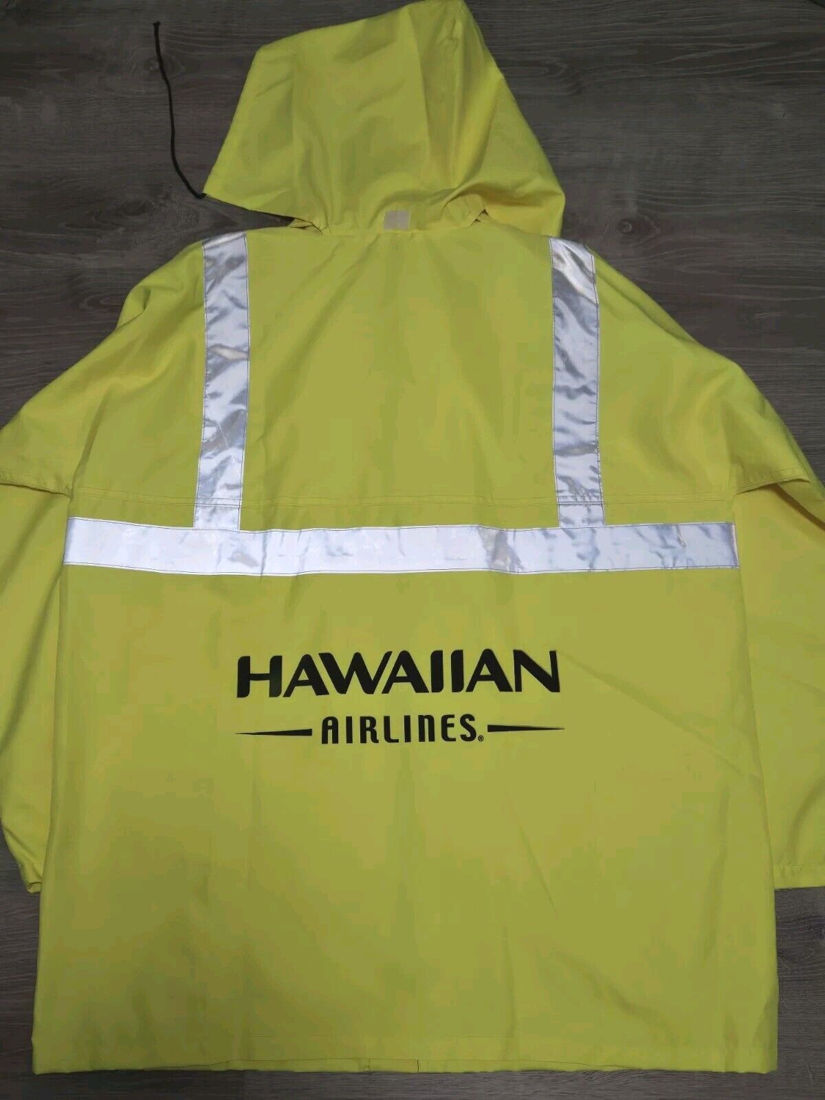 Hawaiian Airlines Ramp Crew Yellow Reflective Safety Raincoat Jacket Hood 2XL