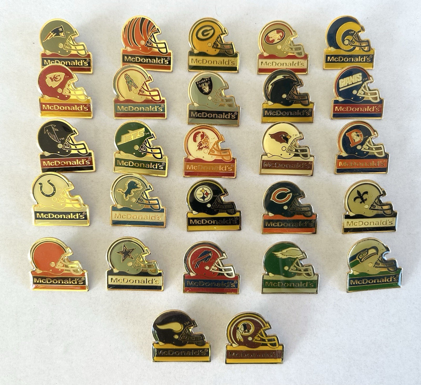 McDonald\'s NFL Football Team Pins Lot Of 27 Vintage 1994
