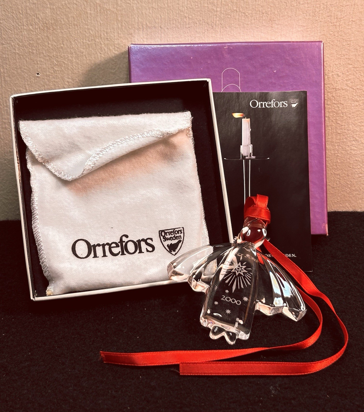 ORREFORS SWEDEN CRYSTAL ANGEL ANNUAL ORNAMENT (2000)