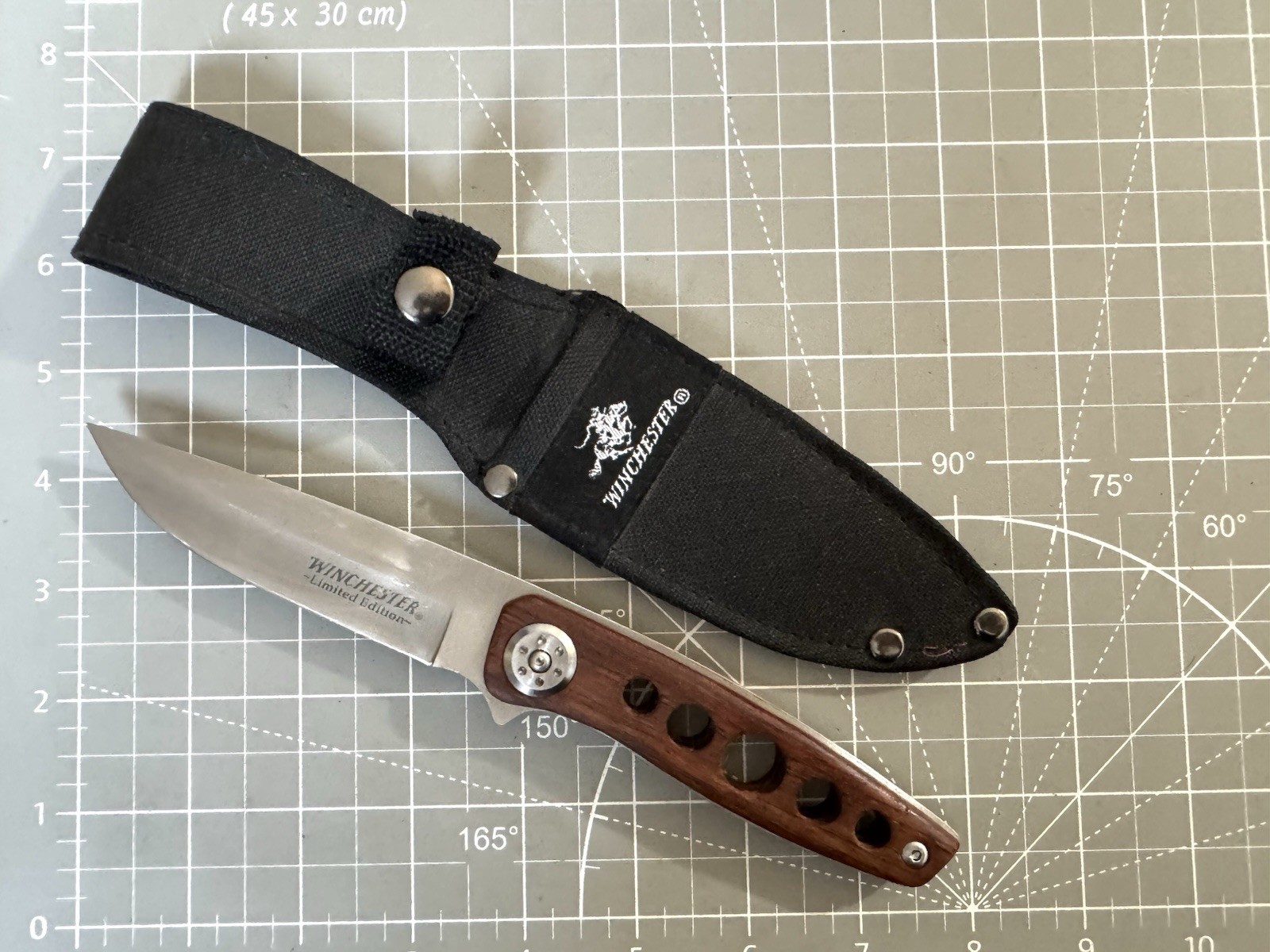 WINCHESTER Limited Ed Brown Wood Handle Fixed Drop Point Hunter Knife w Sheath