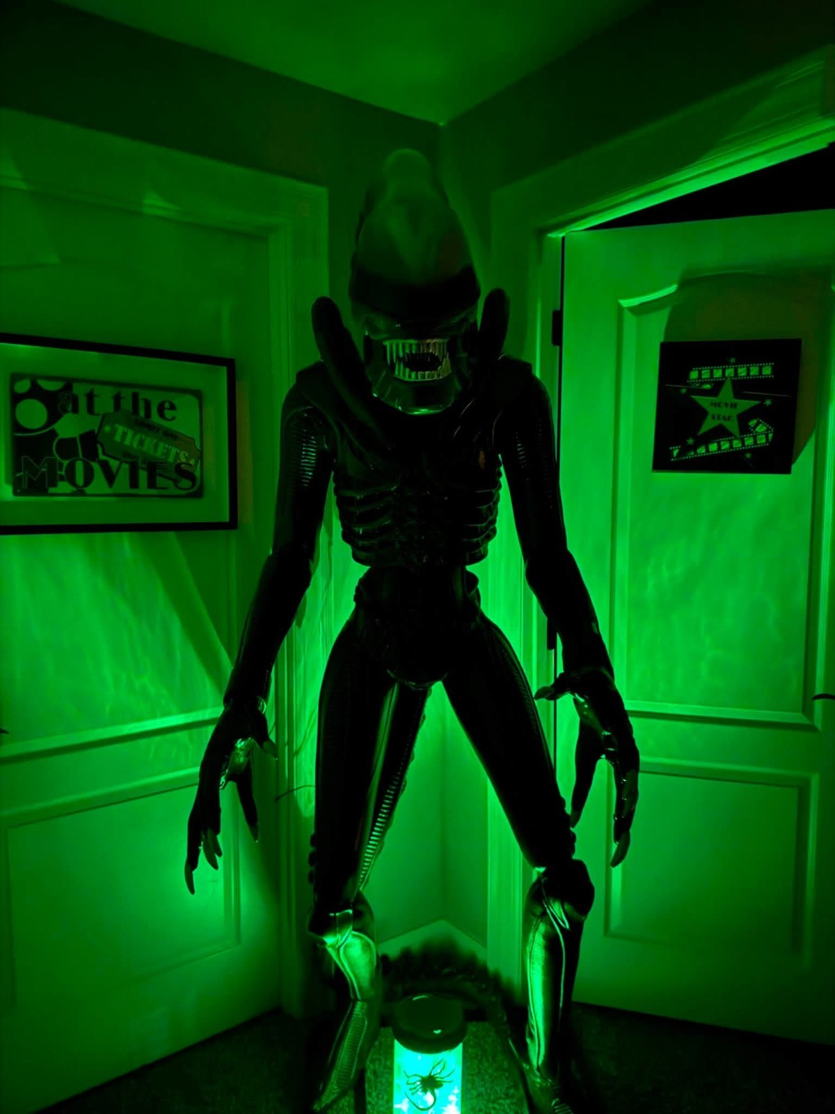 Spirit Halloween Alien Xenomorph 6\'8\