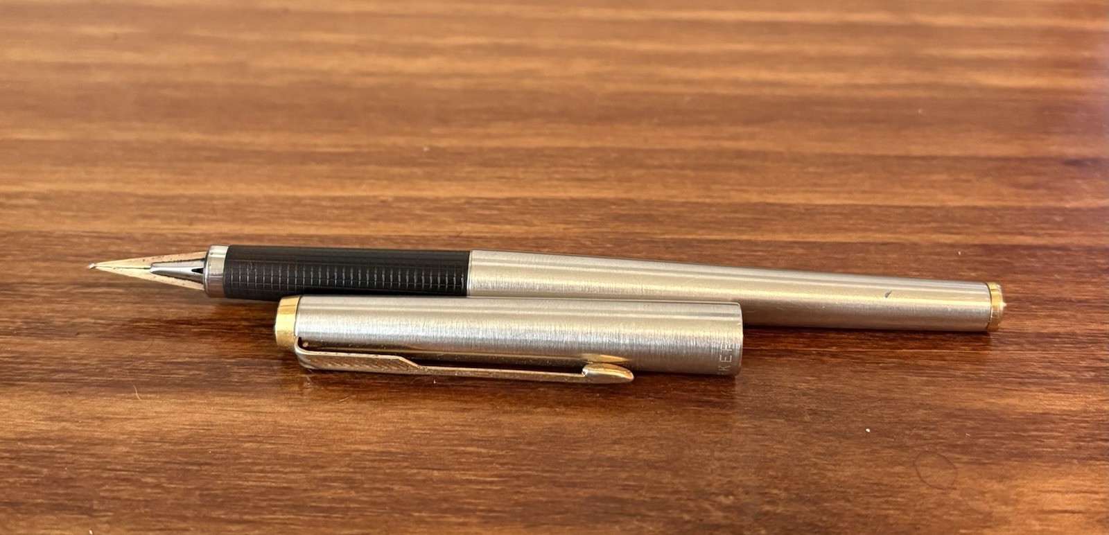 Vintage PARKER 180 Flighter Fountain Pen w XM 14k Gold Nib