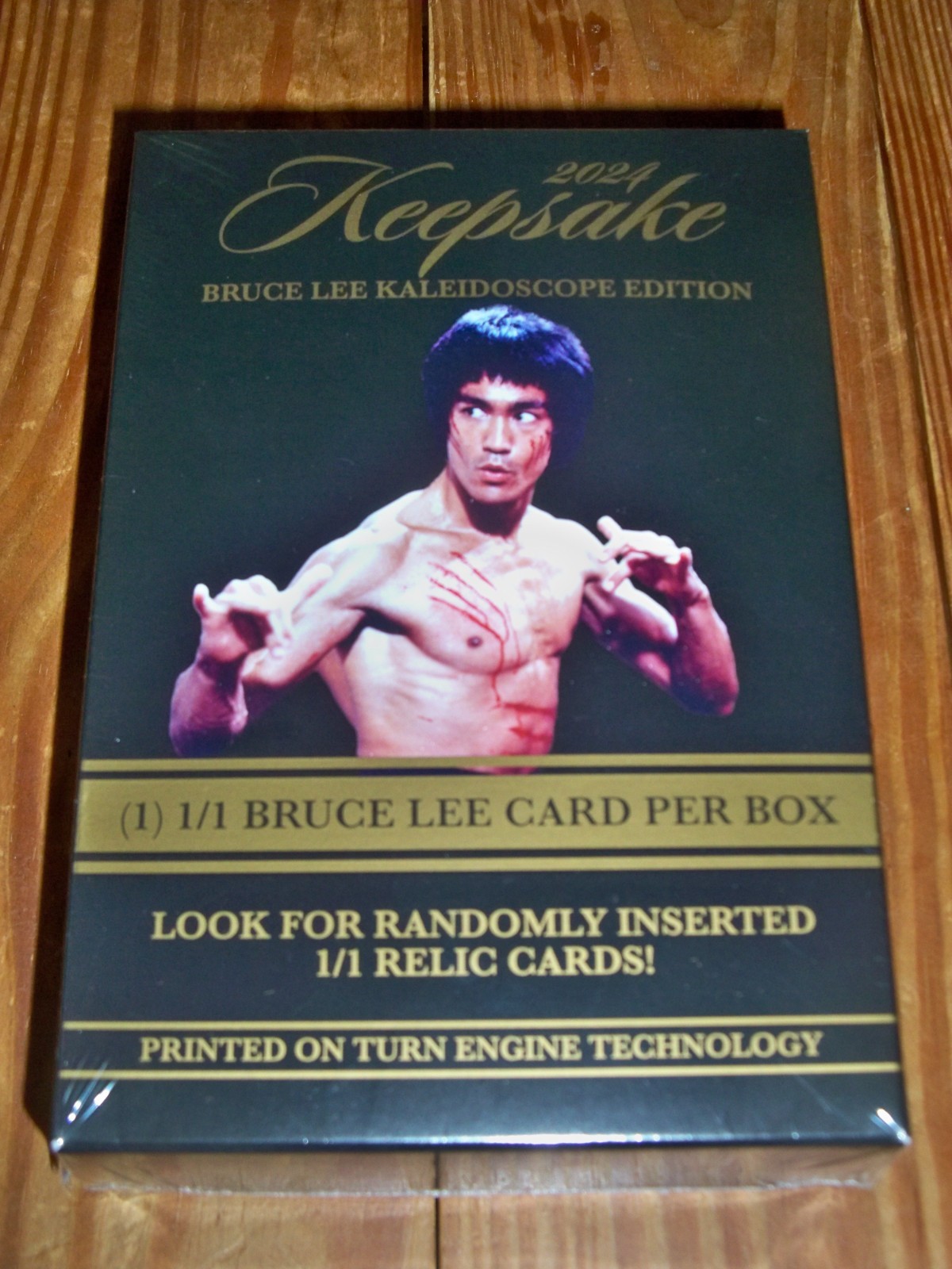 2024 BRUCE LEE Keepsake KALEIDOSCOPE EDITION -- 1/1 Relic Factory Sealed Box 2024 BRUCE LEE Keepsake KALEIDOSCOPE EDITION -- 1/1 Relic Factory Sealed Box