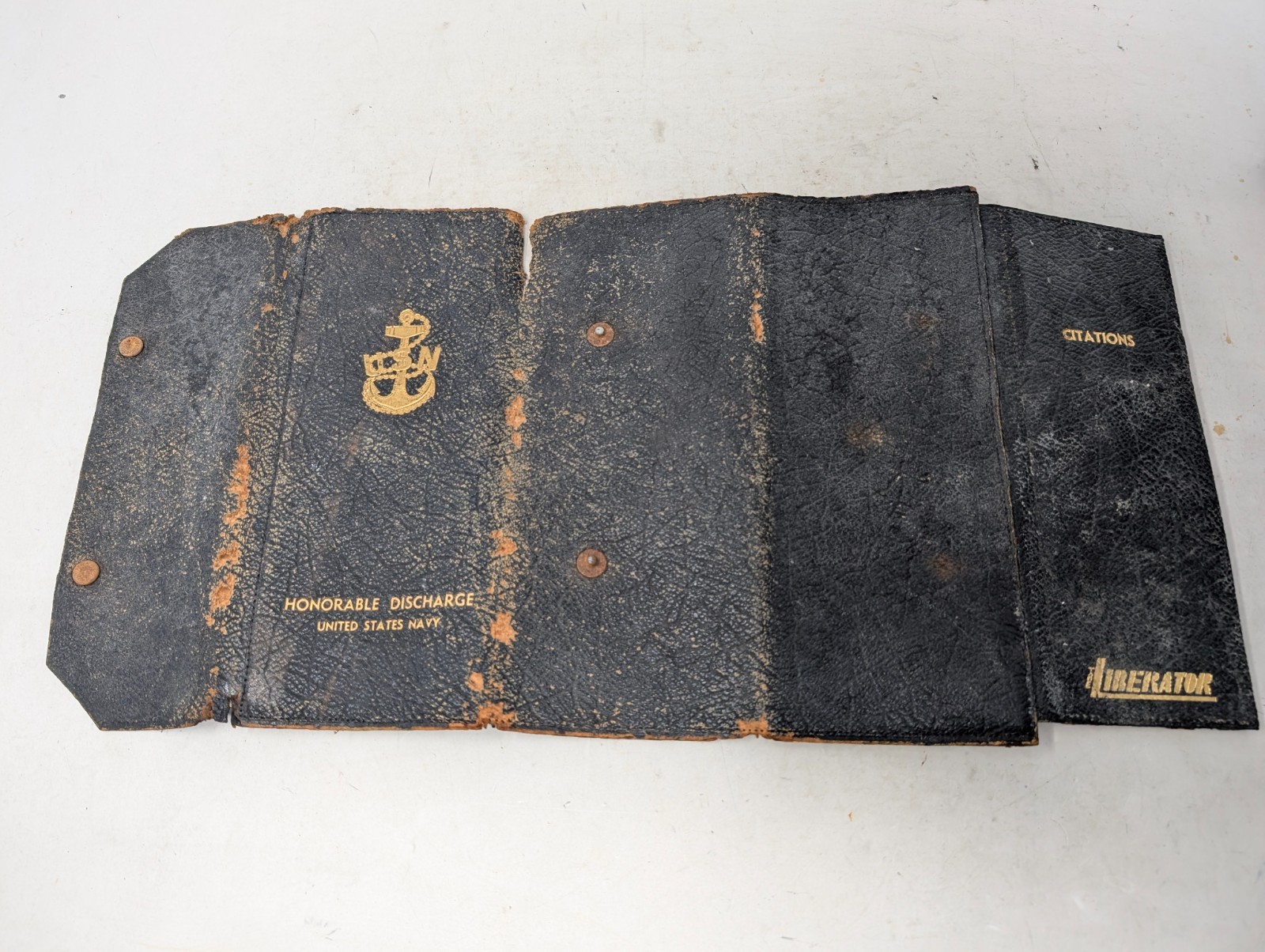 WWII US Navy Honorable Discharge Leather Folder w/ Original Documents (231)