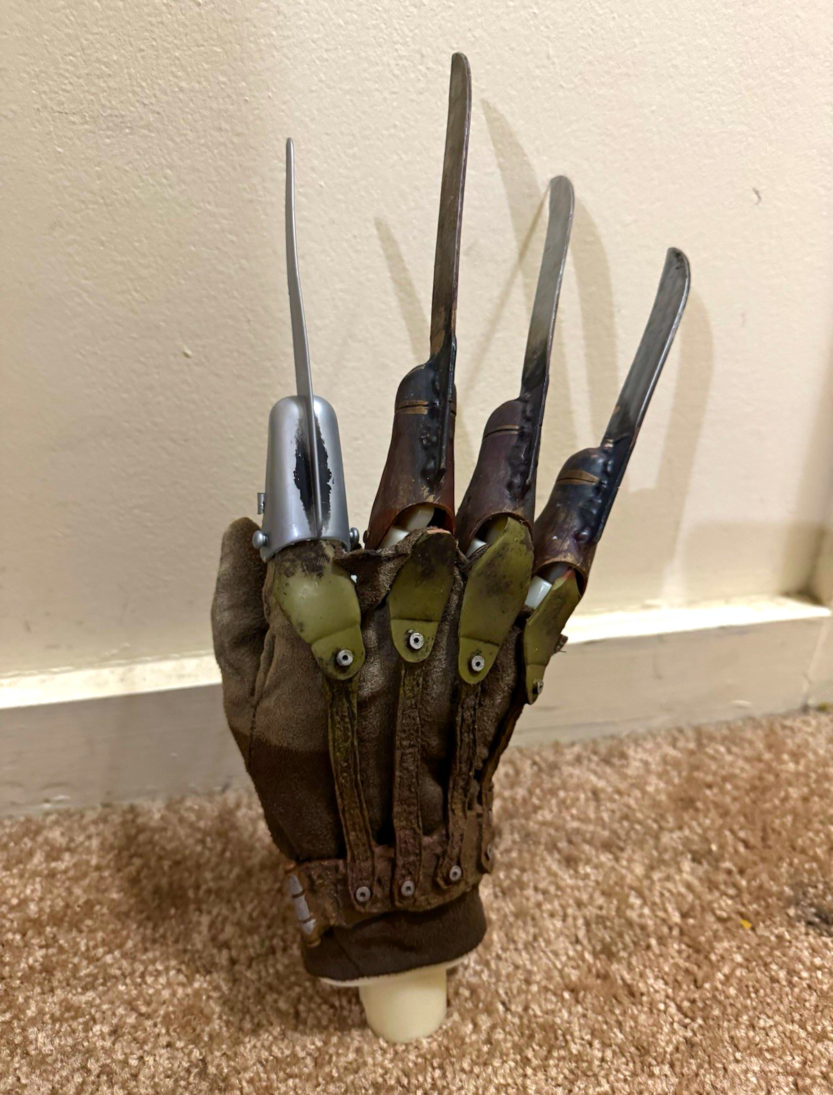 Gemmy Halloween Animated 2010 Life Size Freddy Krueger Glove Restored AS IS READ Gemmy Halloween Animated 2010 Life Size Freddy Krueger Glove Restored AS IS READ