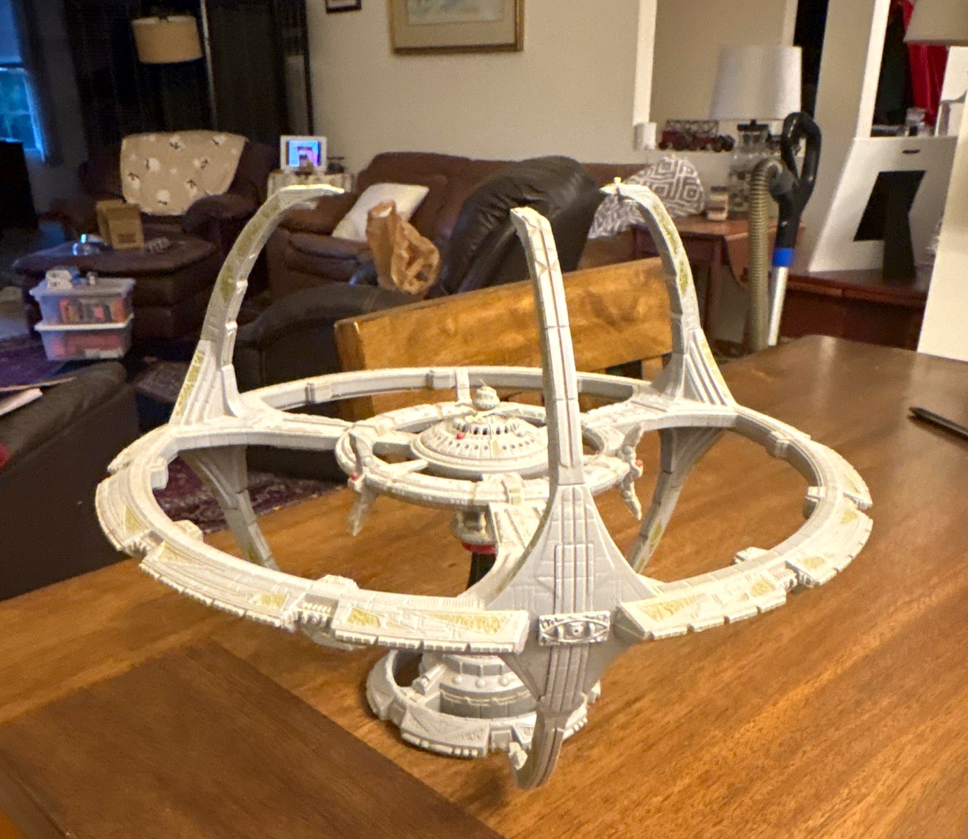 Star Trek Deep Space Nine (DS9) Space Station Replica Model Playset