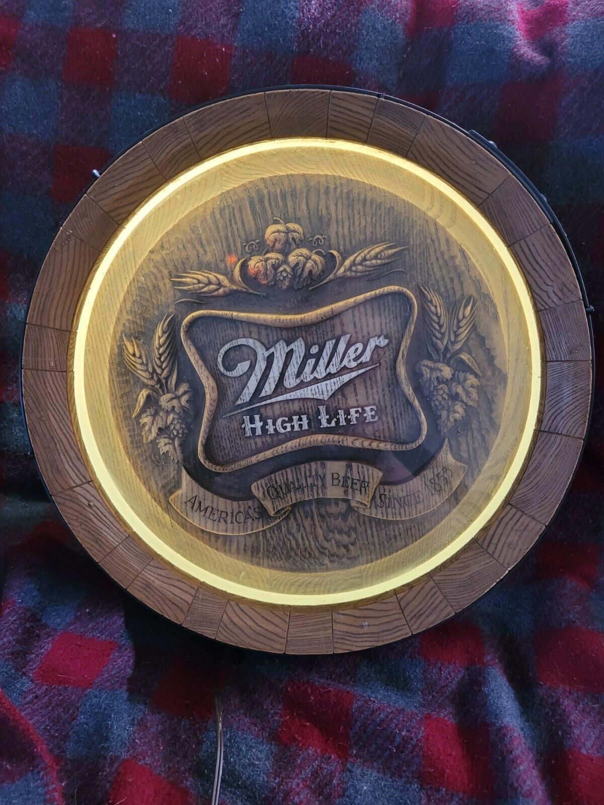 Vintage Miller High Life Light Up Wood-Look Barrel Sign, in Excellent Condition