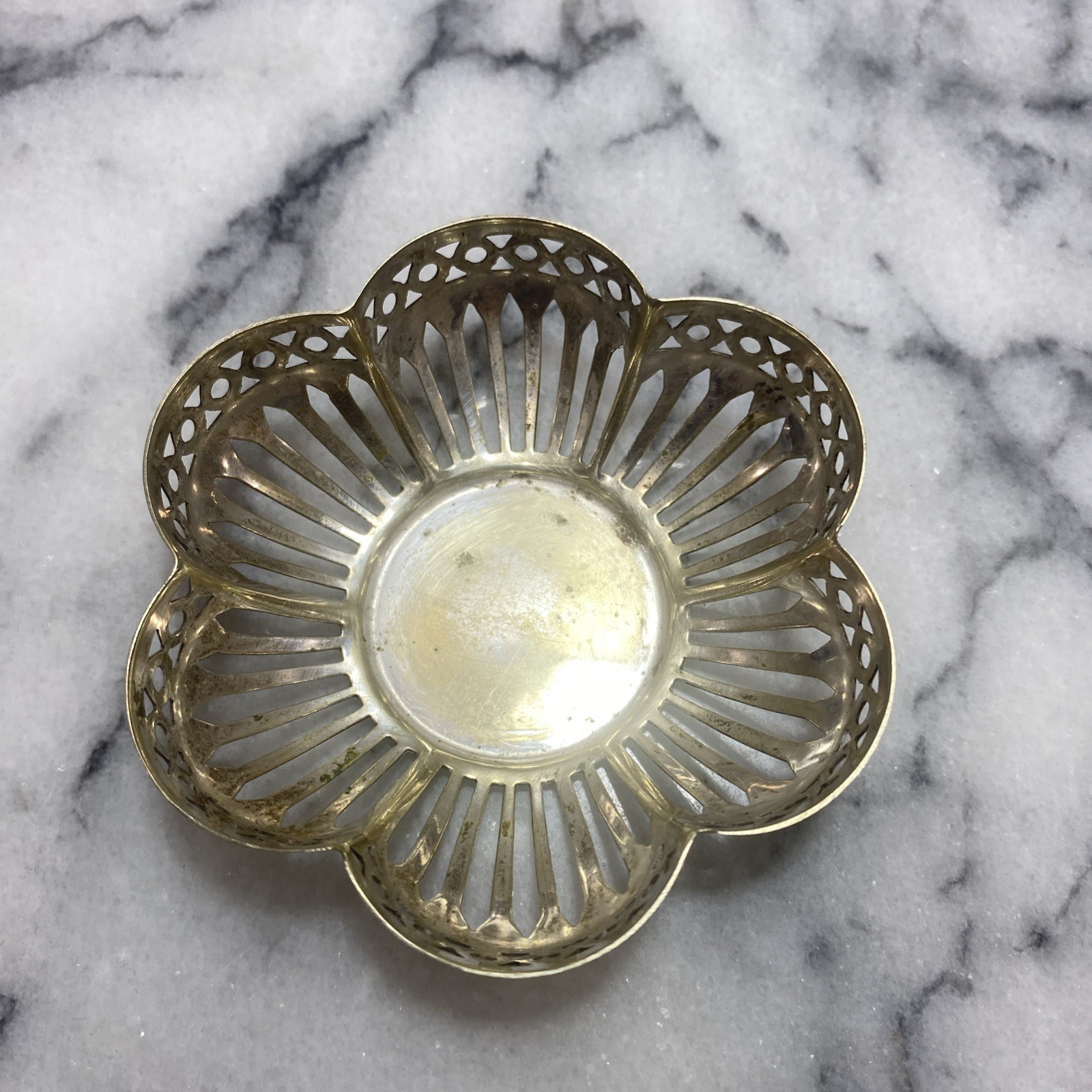Vintage EPNS  Electro Plated Nickle Silver Candy Dish England