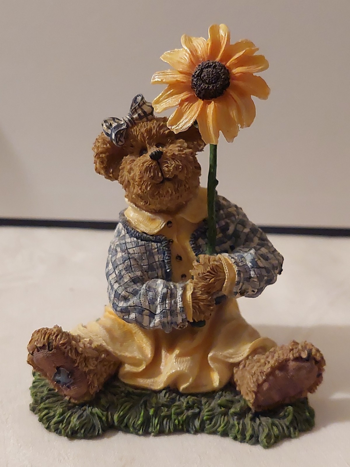 Boyd Bear Figurine Susan Shady Days 2E/1878 # 2777969 Excellent Condition 