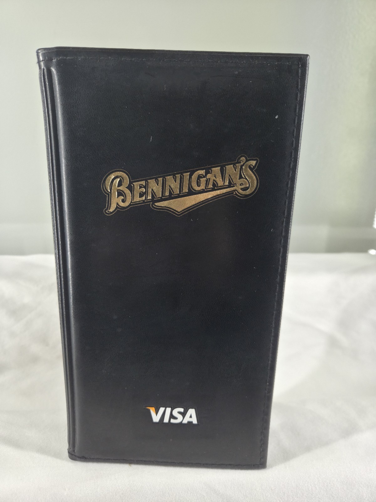 Vintage Bennigan\'s Restaurant Bill Check Credit Card Folder NEW