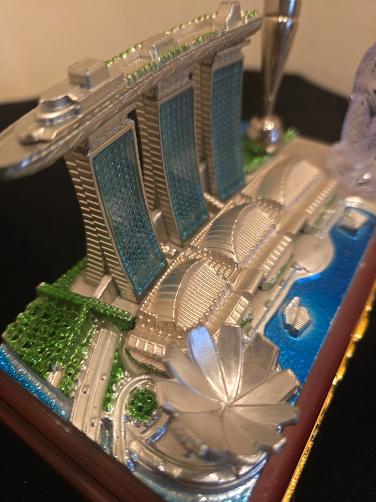 Rare Marina Bay Sands Singapore Souvenir metal building replica model... Rare Marina Bay Sands Singapore Souvenir metal building replica model...