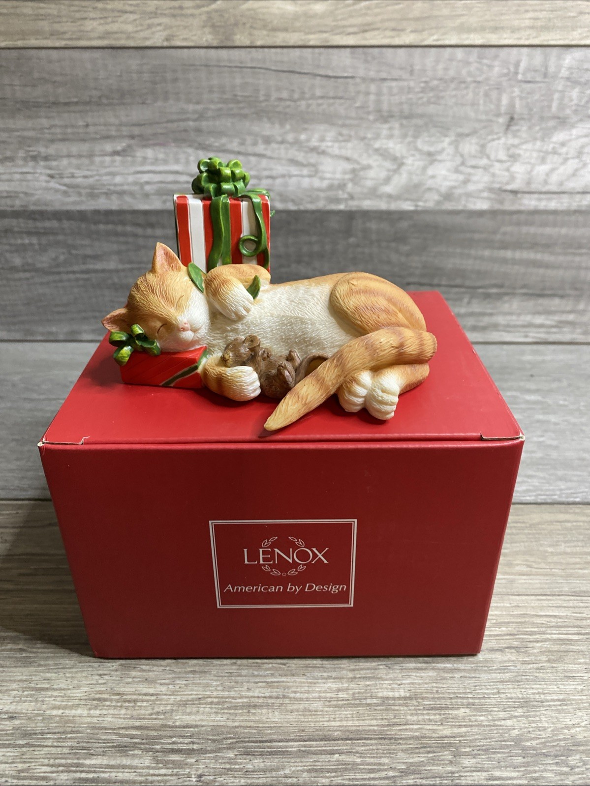 LENOX KITTY'S CHRISTMAS NAP FIGURINE with Box