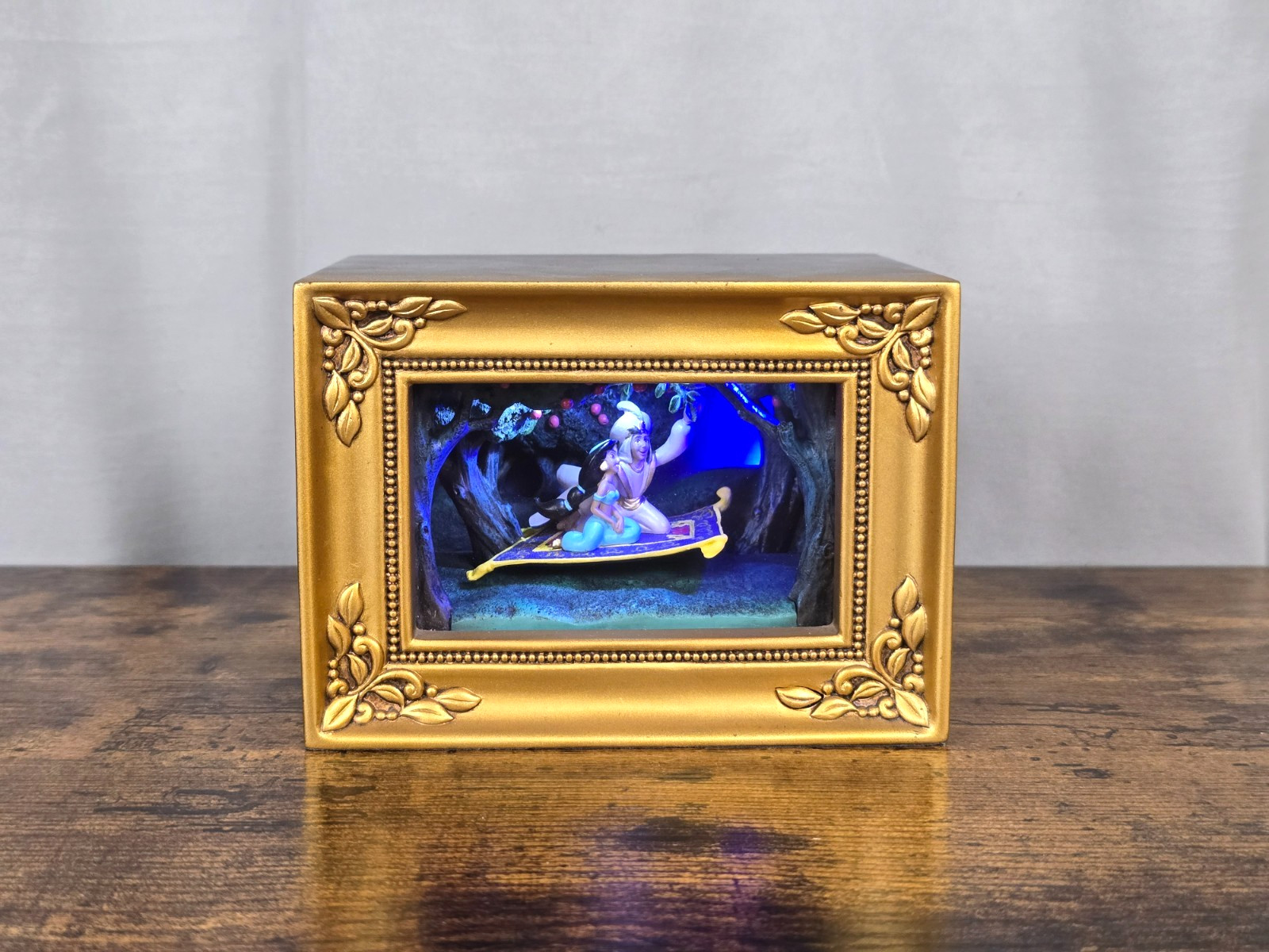 *RARE* Disney’s Aladdin 'Magic Carpet Ride' GALLERY of LIGHT by Olszewski - READ