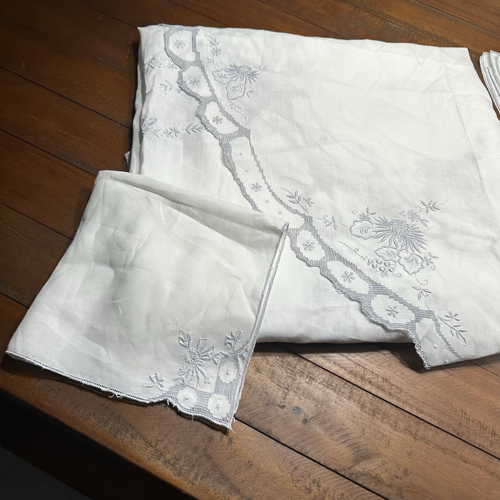 Vintage Antique Irish Linen French Provincial Ajour Oval Tablecloth & 10 Napkins