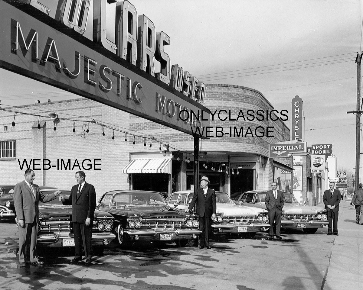1959 MAJESTIC MOTORS CHRYSLER AUTO DEALER NEW & USED CAR LOT 8X10 PHOTO IMPERIAL