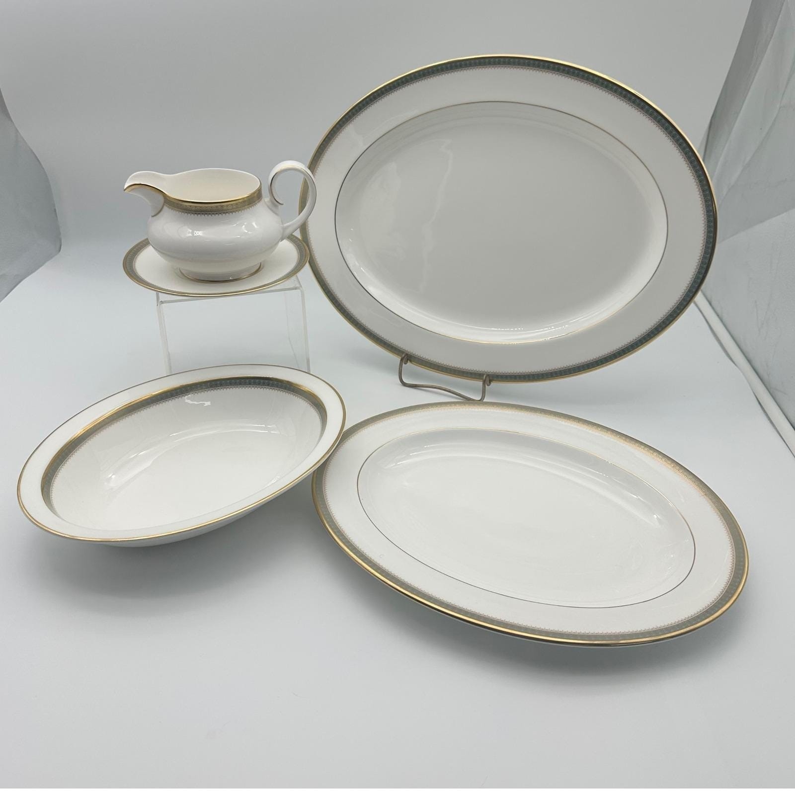 Royal Doulton England CLARENDON Pattern English Fine Bone China 4 Serving Pieces