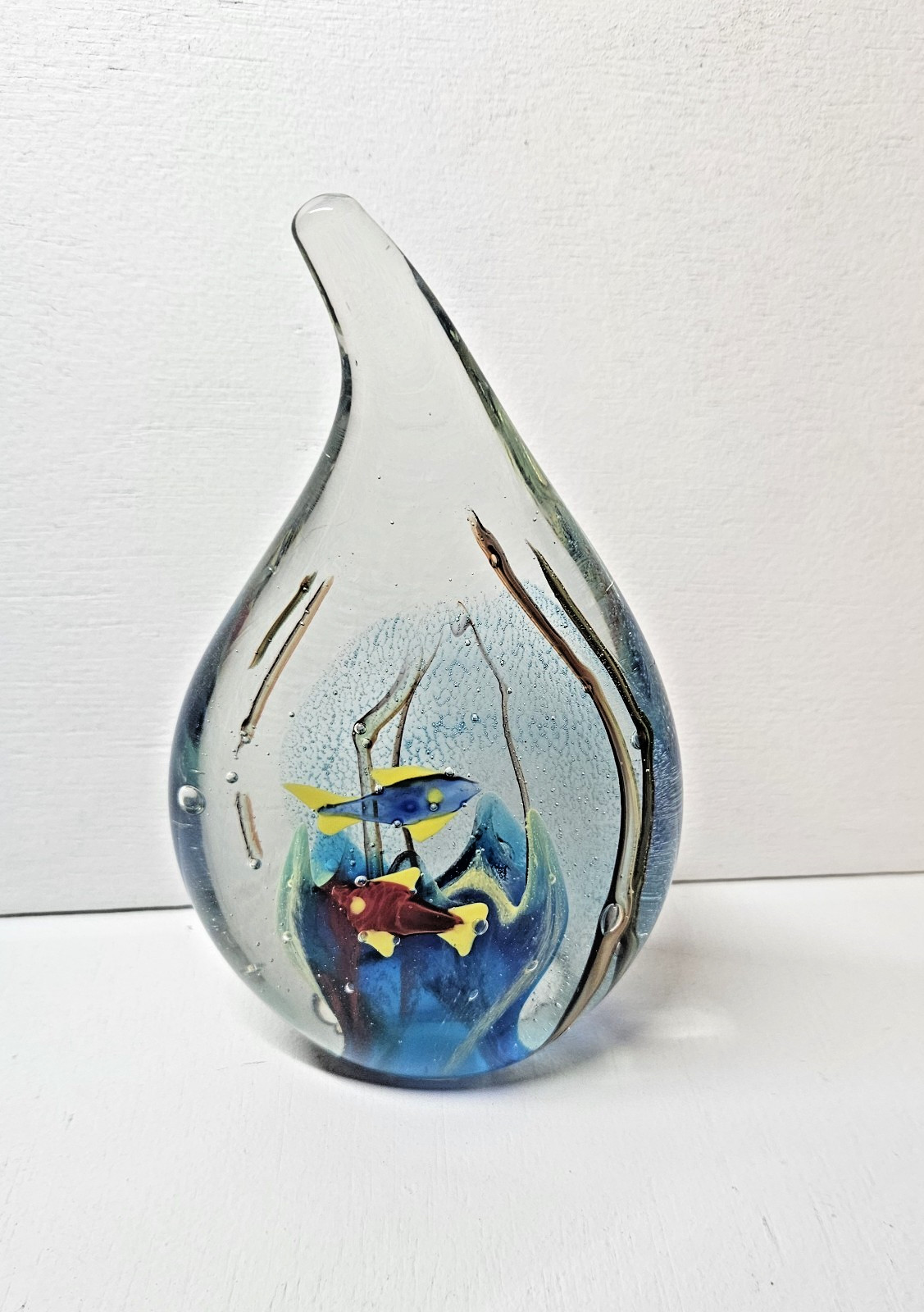 Fish Aquarium Paperweight Figurine Teardrop Shaped Blown Art Glass Beach Sea 7