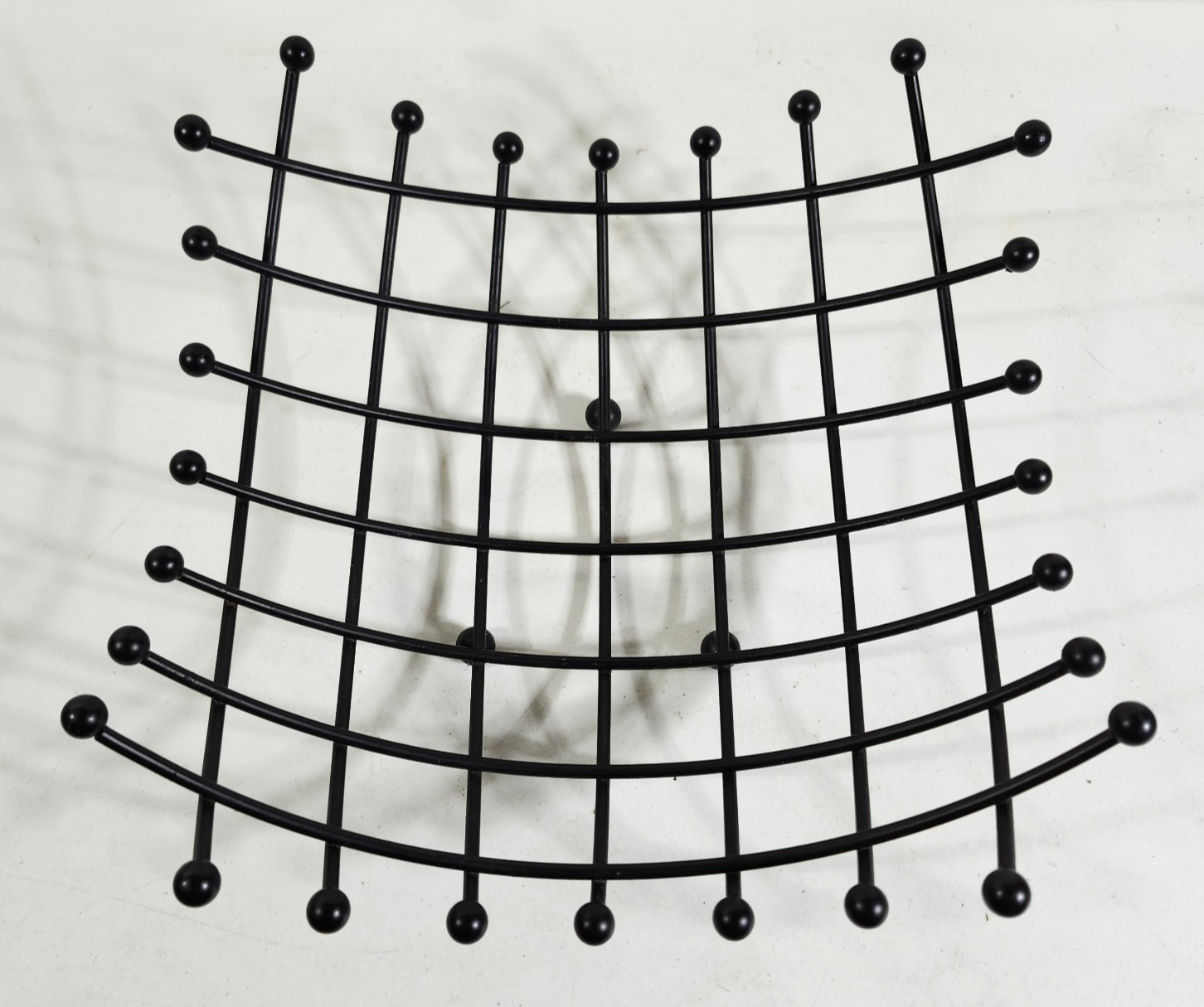 Mid Century Modern Beautiful 1950s 60s Style Sturdy Wire Art Metal Fruit Bowl