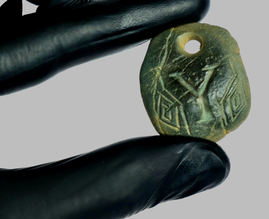 50 AD Ancient Carved Engraved Gemstone Pendant Medallion Amulet initial letter Y