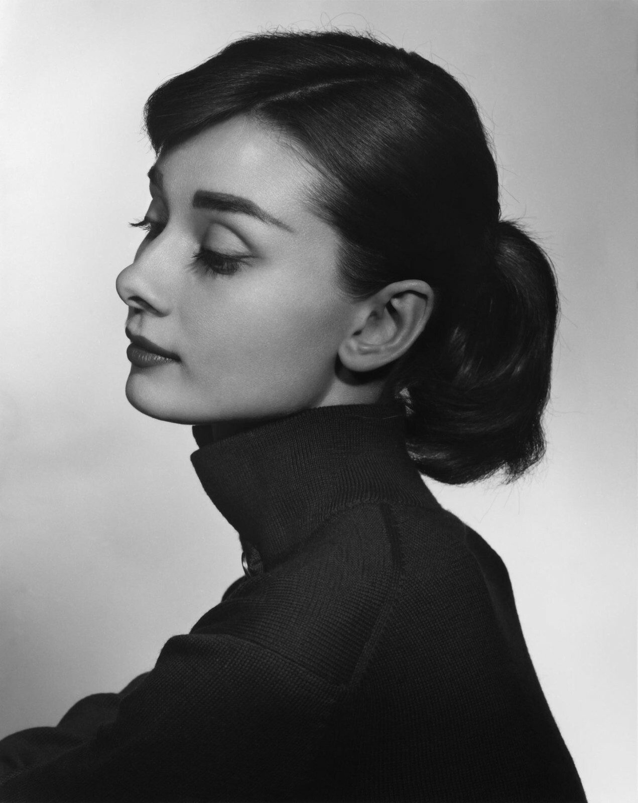Actress Audrey Hepburn 1956 Classical Hollywood Cinema Picture Photo 4\ Actress Audrey Hepburn 1956 Classical Hollywood Cinema Picture Photo 4\