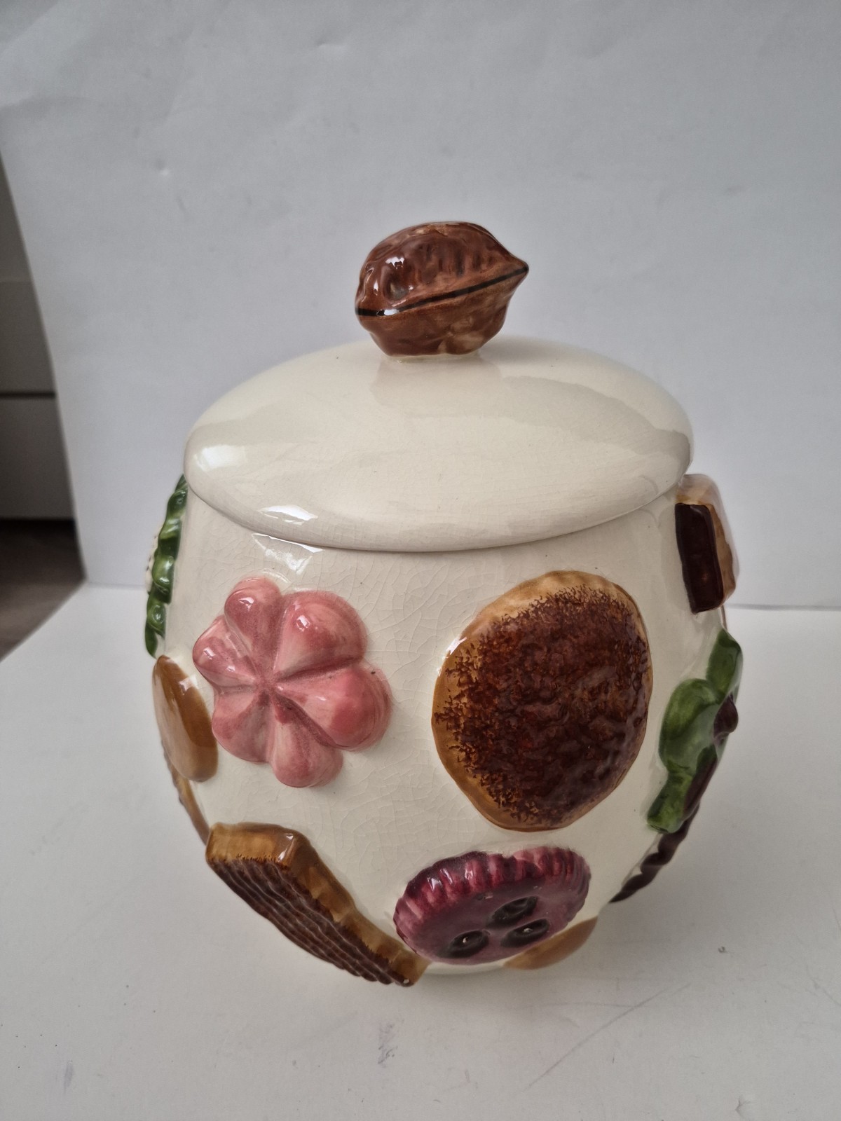 1950s Cookies All Over Cookie Jar Los Angeles Pottery  Vtg Walnut Knob NICE