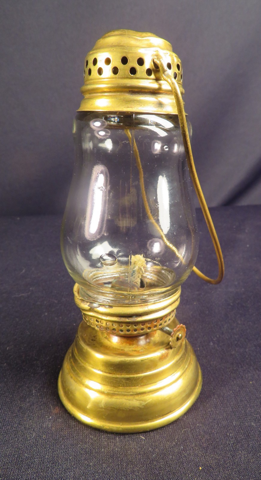 1890-1900 Fancy Brass Skater\'s Kerosene Oil Lantern w/ Bail Handle