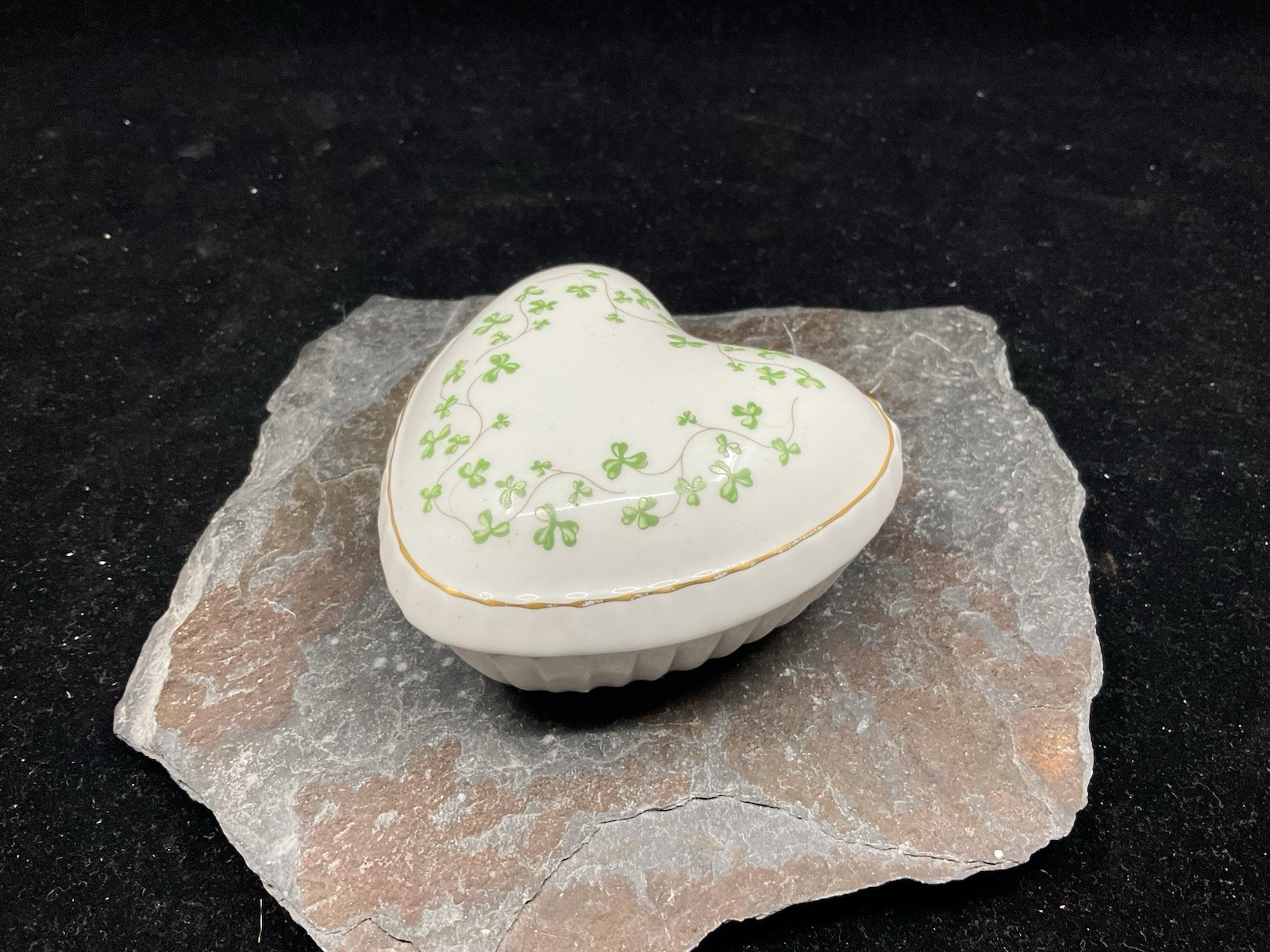 Royal Tara•Fine Bone China•Heart Shaped Covered Box•Hand Painted Shamrock Design