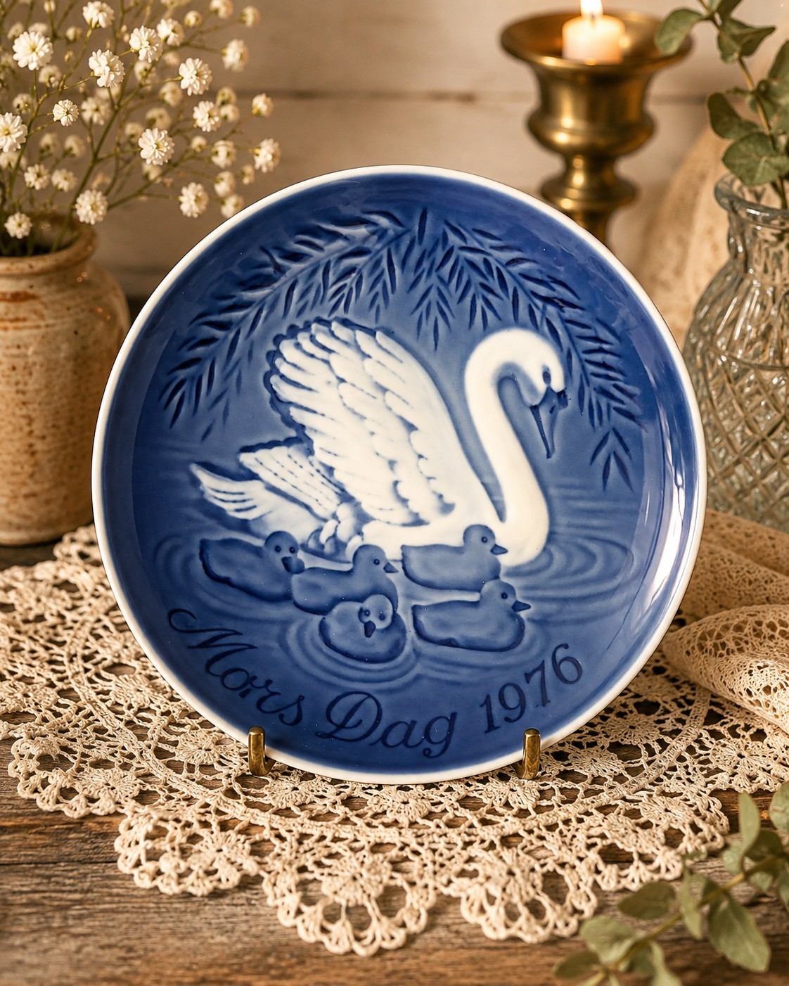 Vintage 1976 Bing & Grøndahl B&G Mother\'s Day Plate #9376 Swan & Cygnets Denmark