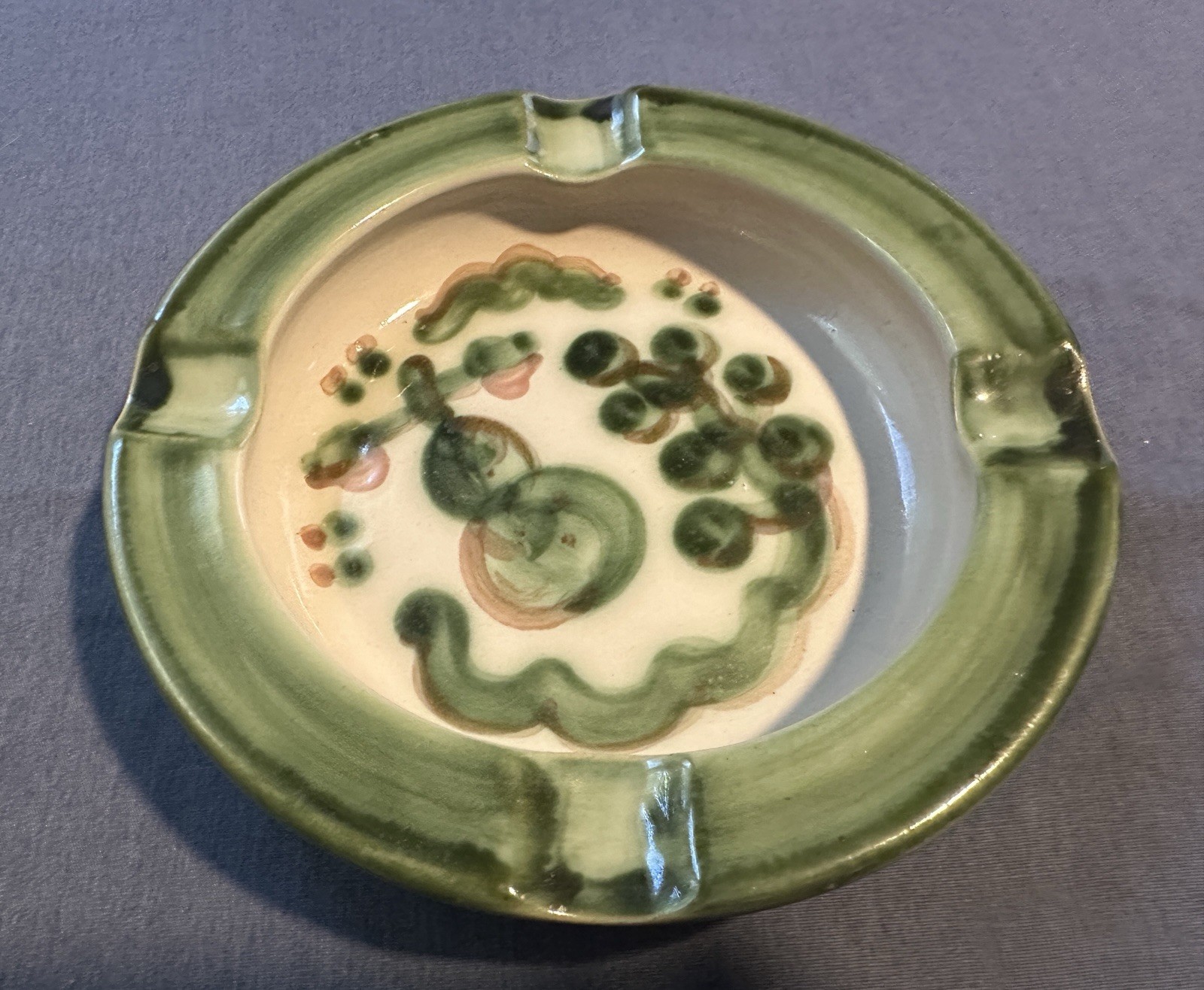 VINTAGE MARY ALICE HADLEY PEAR & GRAPE  ASHTRAY HANDMADE GLAZED STONEWARE