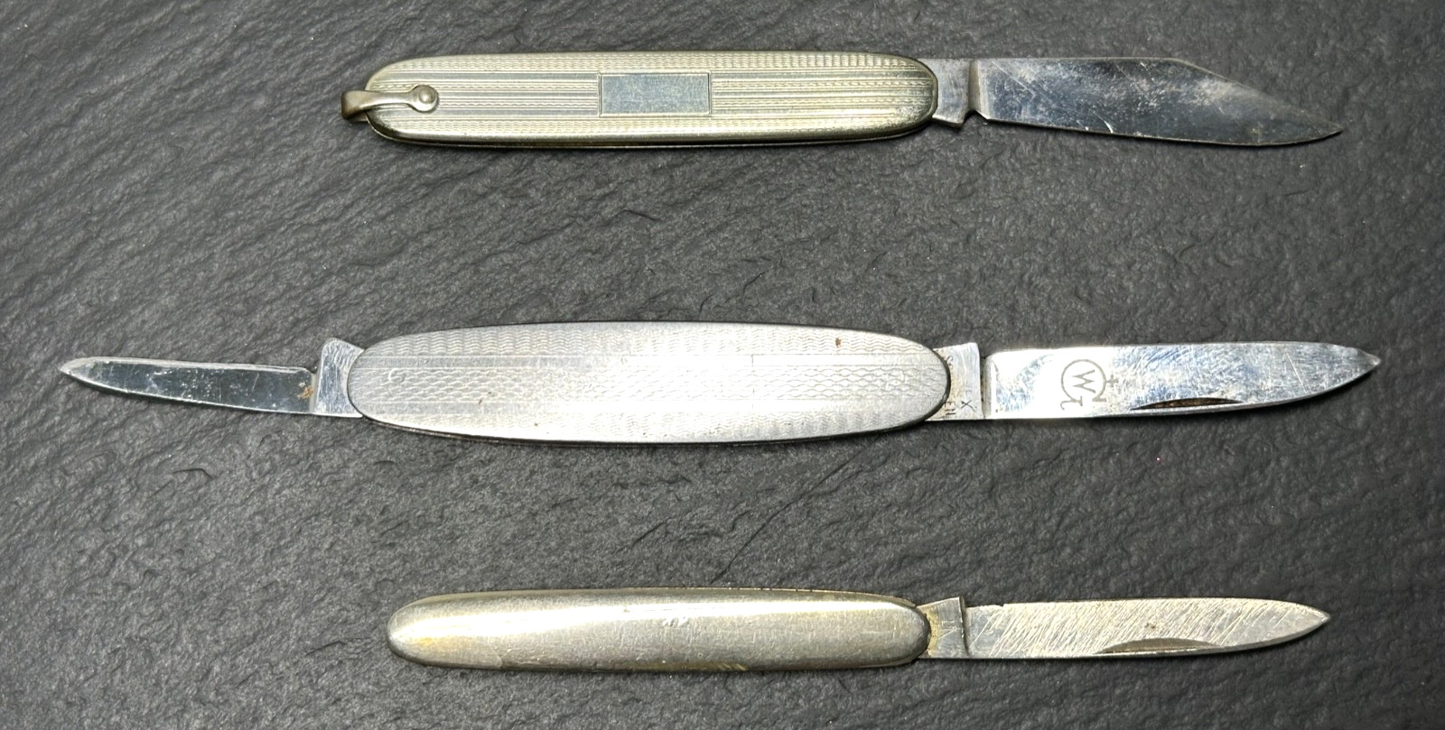 THREE VINTAGE SILVER TONE POCKET KNIVES POCKET KNIVES M275