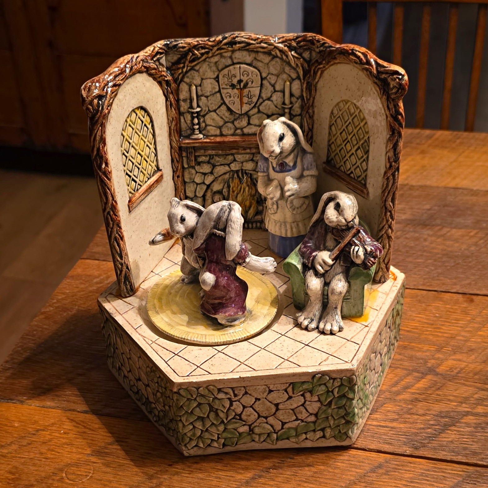 Pendelfin Ceramic 3 Rabbit Scene Figurine Diorama w/ Music Box And Signed