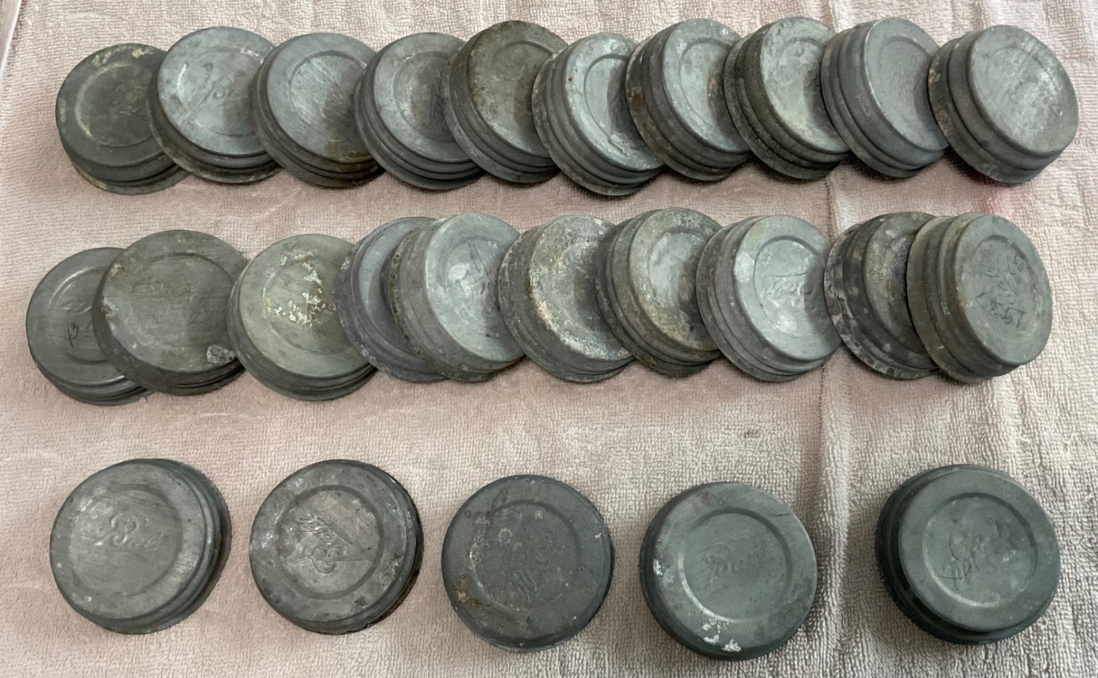 (25) = VINTAGE MASON JAR ZINC LIDS = BALL - ATLAS X 25 LIDS
