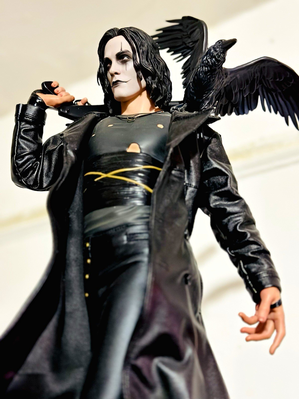 The Crow Premium Format statue by sideshow