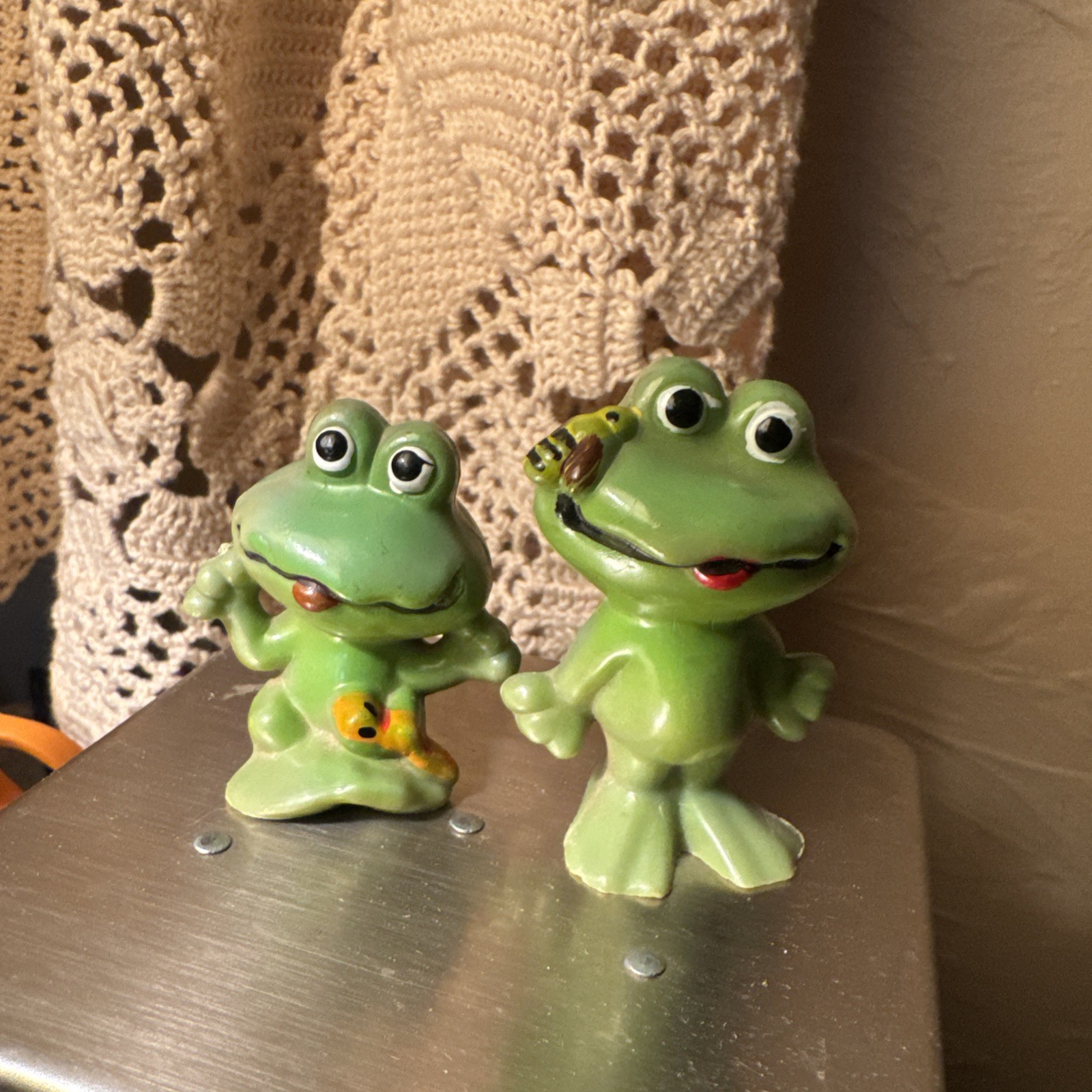 Vintage  2 Frogs Plastic Hong Kong