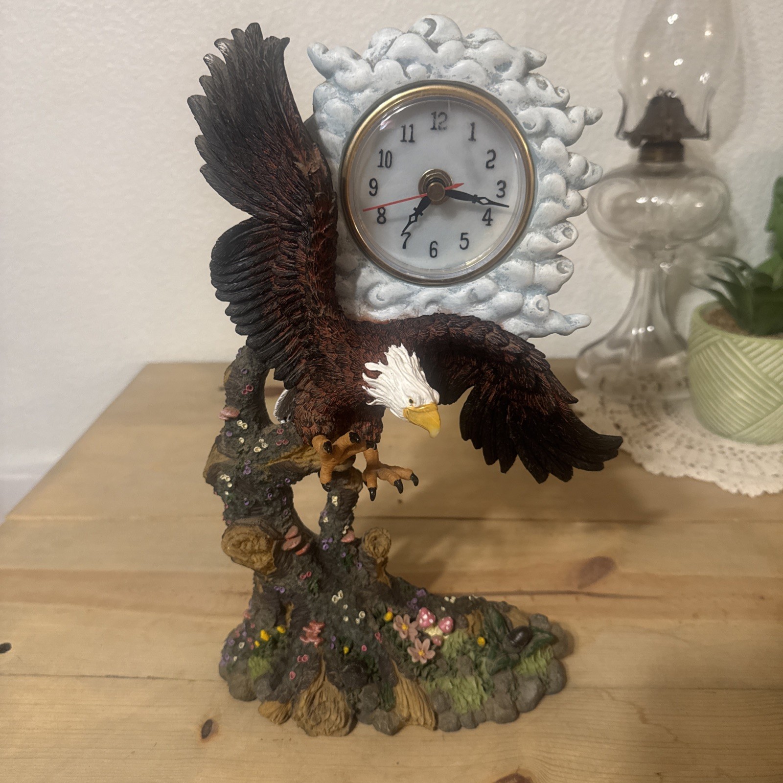 vintage Herco Gift Professional desk clock Had Painted Bald Eagle TESTED WORKS