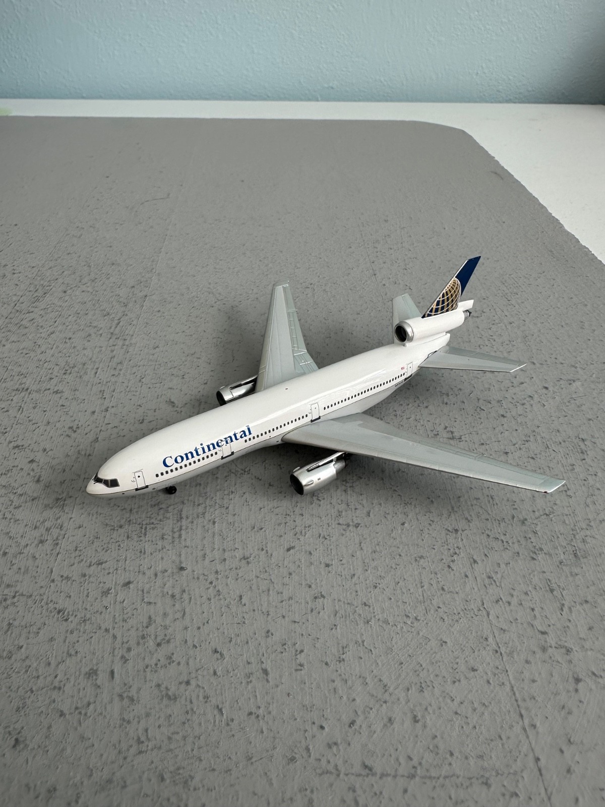 Aeroclassics Continental DC-10-30 in 1/400 Scale Now Sold Out