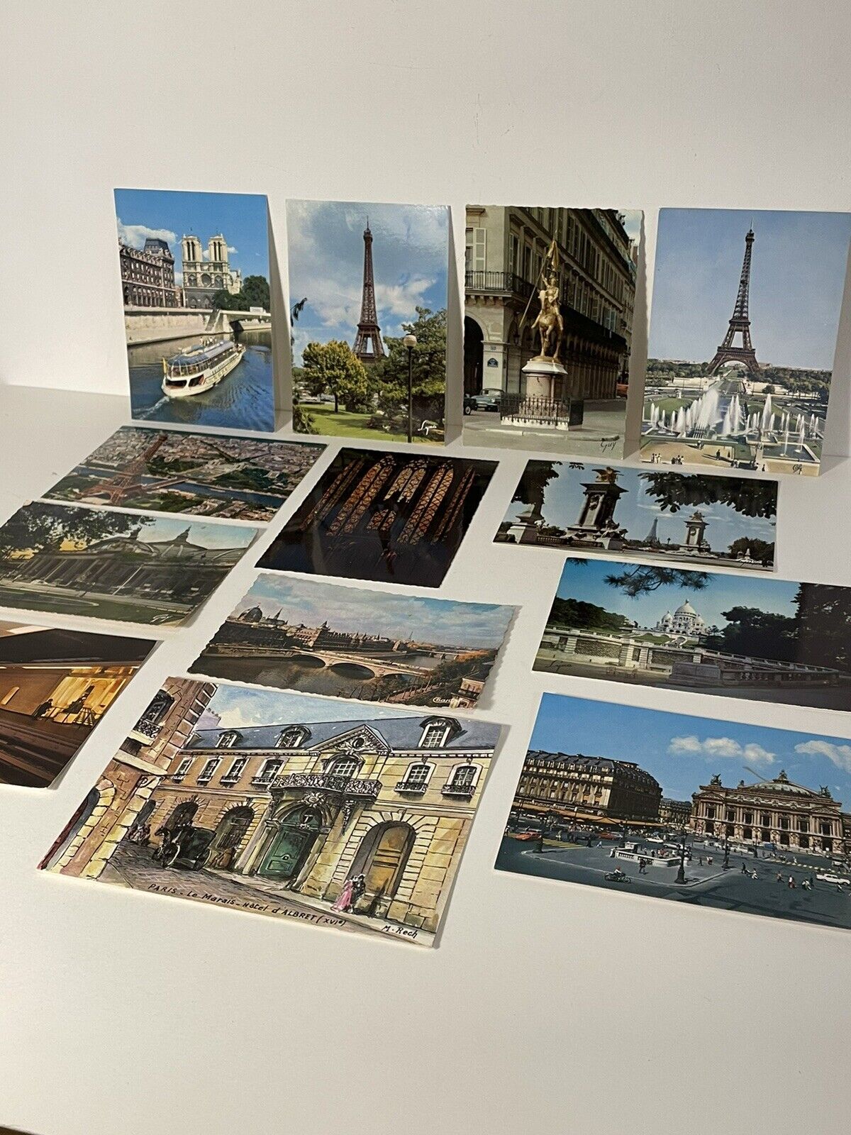 32pc. Postcards - Paris 