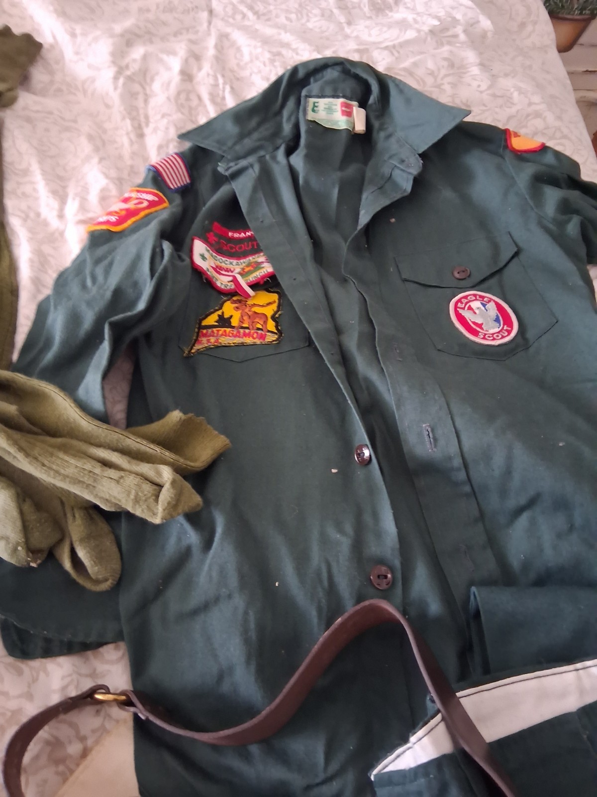 HUGE LOT OF BSA BOY SCOUTS AMERICA PATCHES , Uniform , Neilslides HUGE LOT OF BSA BOY SCOUTS AMERICA PATCHES , Uniform , Neilslides