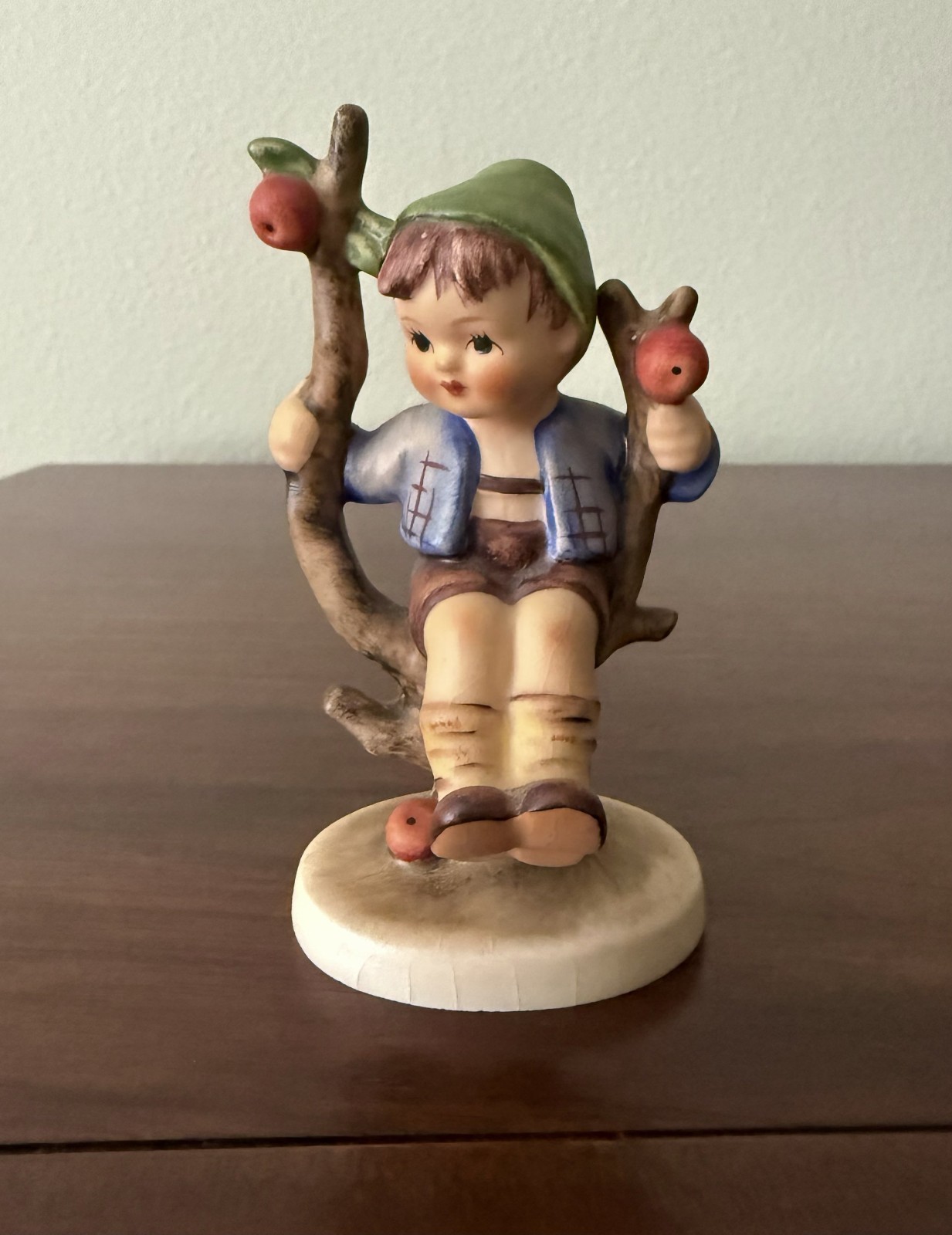 Vintage Goebel Hummel 'Apple Tree Boy' #142 3/0 W. Germany TMK-3