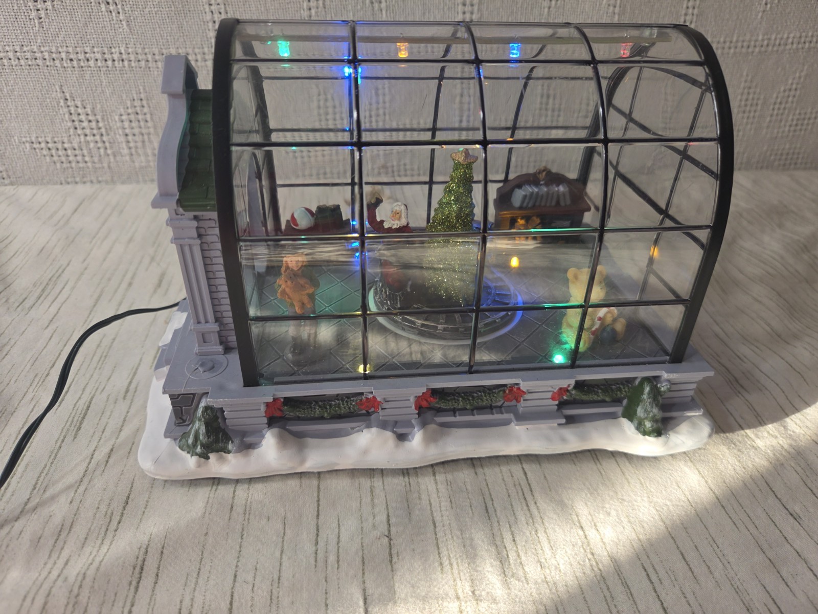 Holiday Time Village Greenhouse Light Up Christmas Village Music Lights No Box
