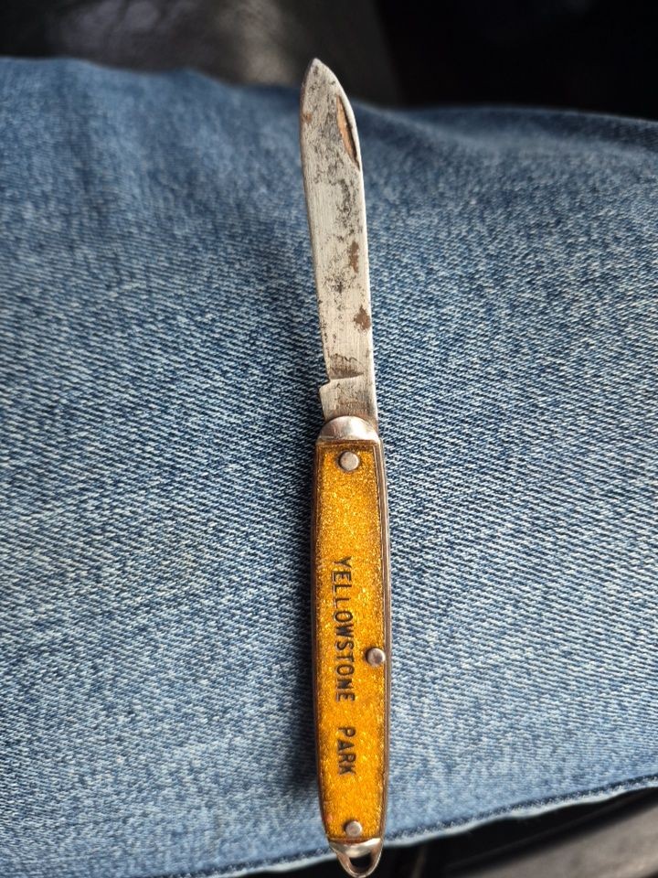 Vintage Yellowstone Park Single-Blade Folding Pocket Knife