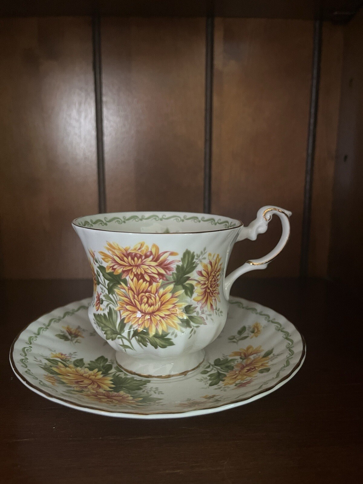 Queen’s Fine Bone China Tea Cup Special Flowers Chrysanthemum Rosina