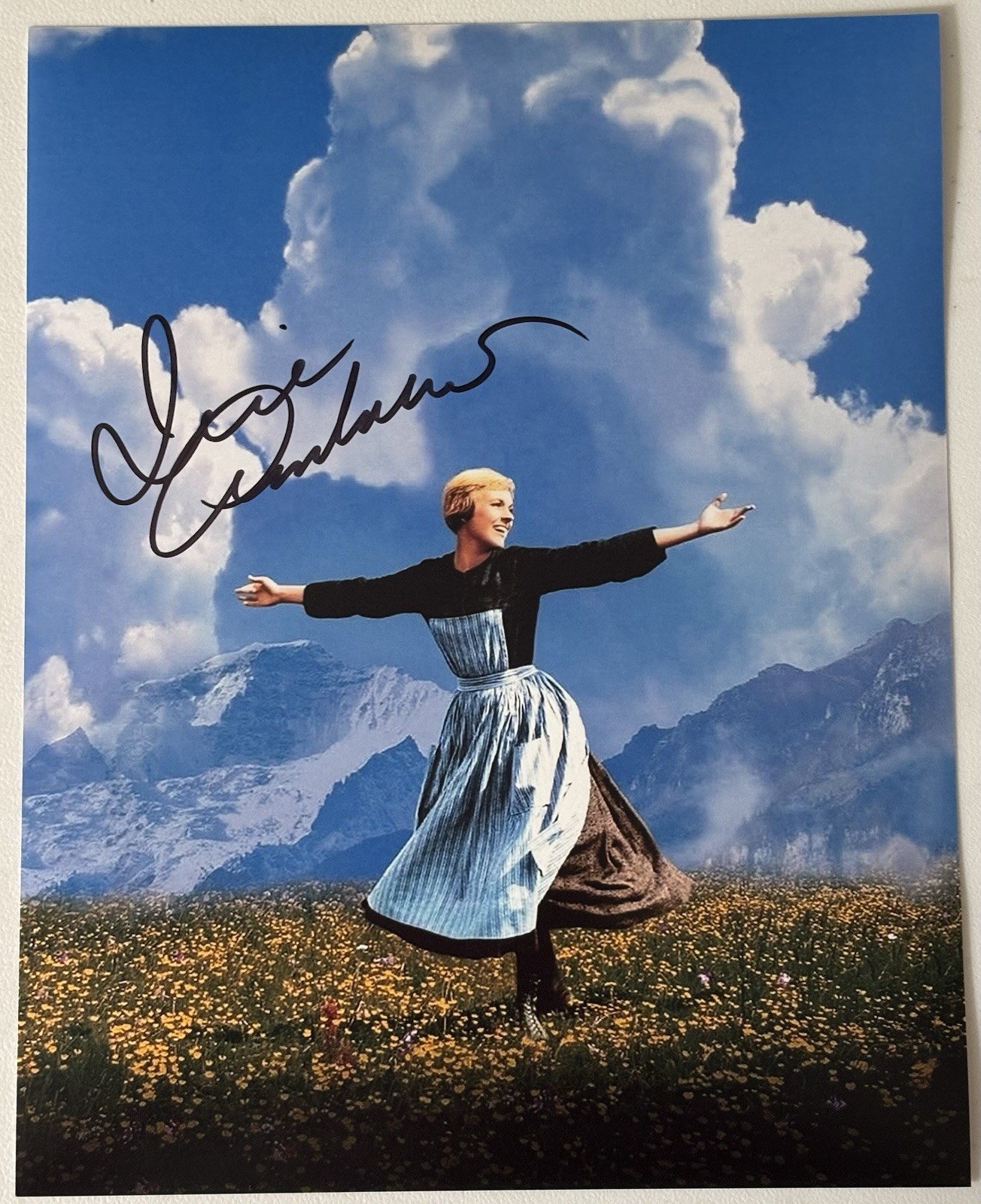 Julie Andrews Signed Photo, 8x10 with COA, The Sound Of Music Julie Andrews Signed Photo, 8x10 with COA, The Sound Of Music