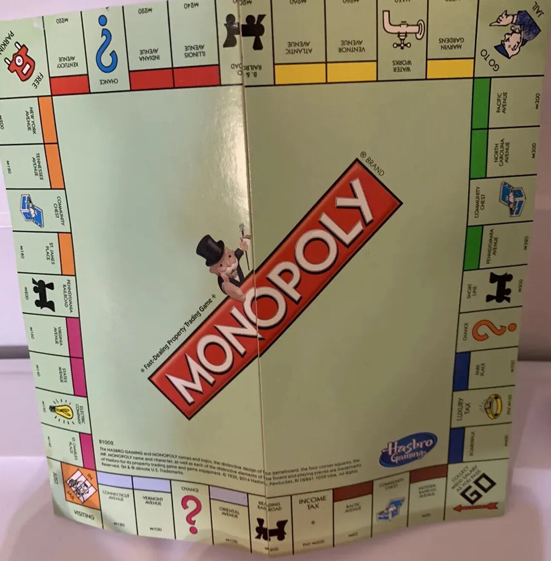HASBRO MINI Grab N Go EDITION MONOPOLY With CARRYING CASE