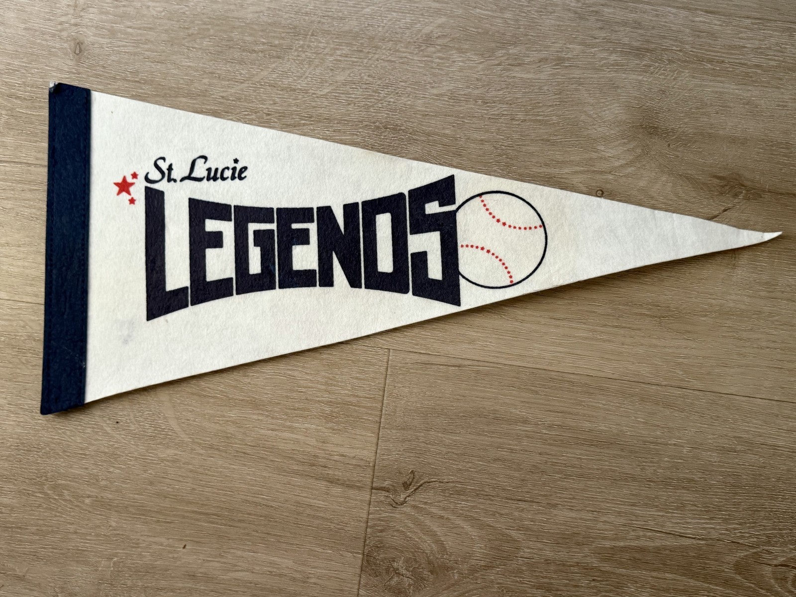 ST. LUCIE LEGENDS Pennant 18\