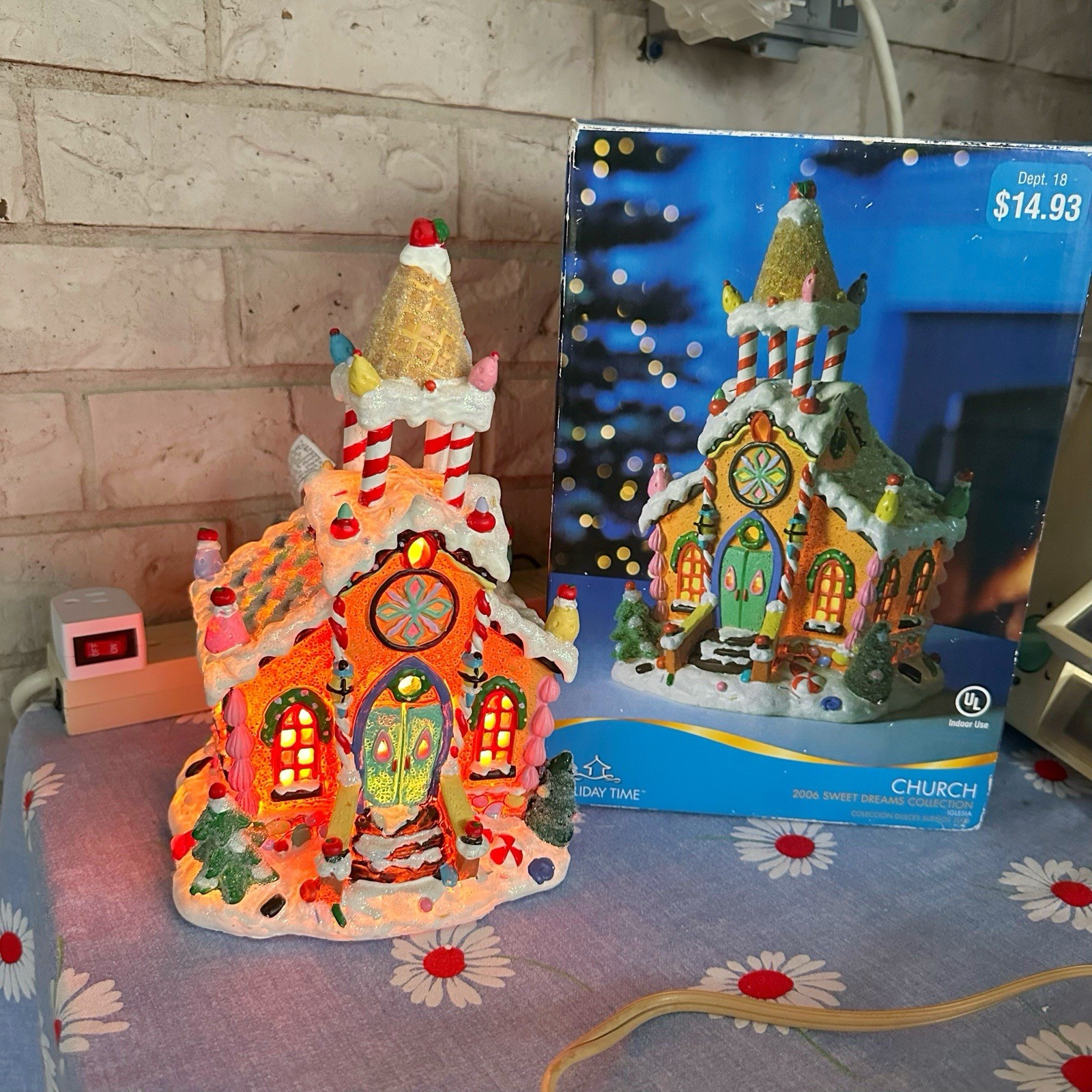 Holiday TIME 2006 Rare Lighted Christmas SWEET DREAMS COLLECTION Church W/box