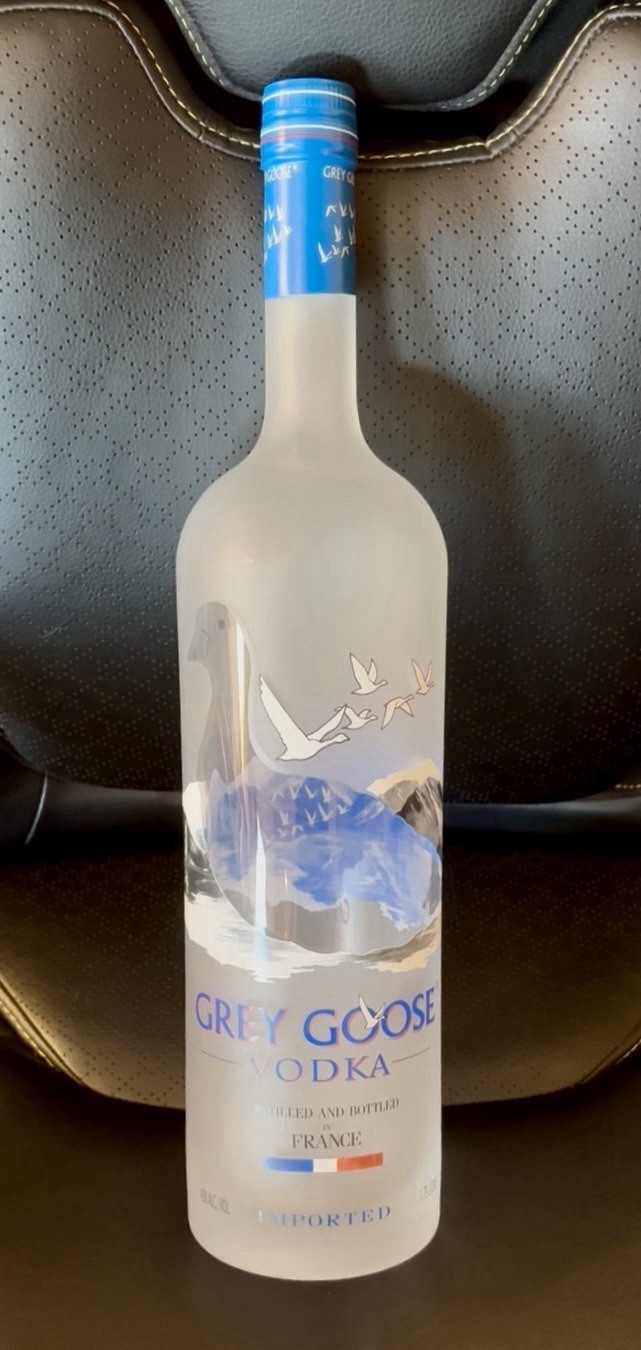 Rare Grey Goose Vodka Empty Display Bottle Absolut Crown France 1.75 Liters Rare Grey Goose Vodka Empty Display Bottle Absolut Crown France 1.75 Liters