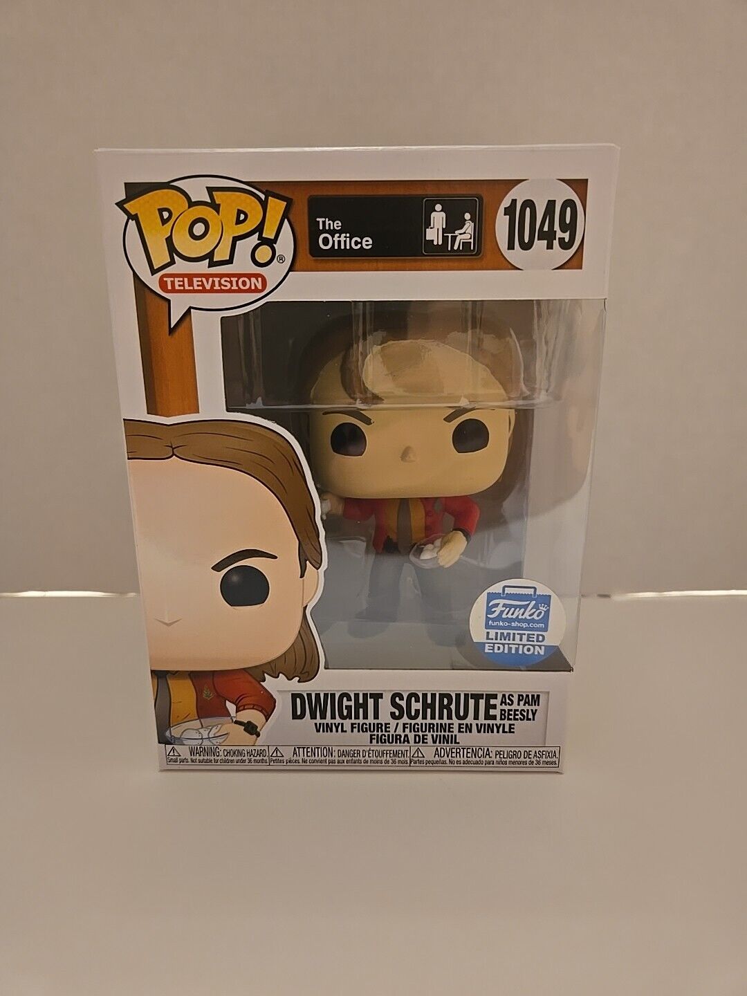 Funko Pop The Office Dwight Schrute as Pam Beesly #1049 Exclusive / Protector