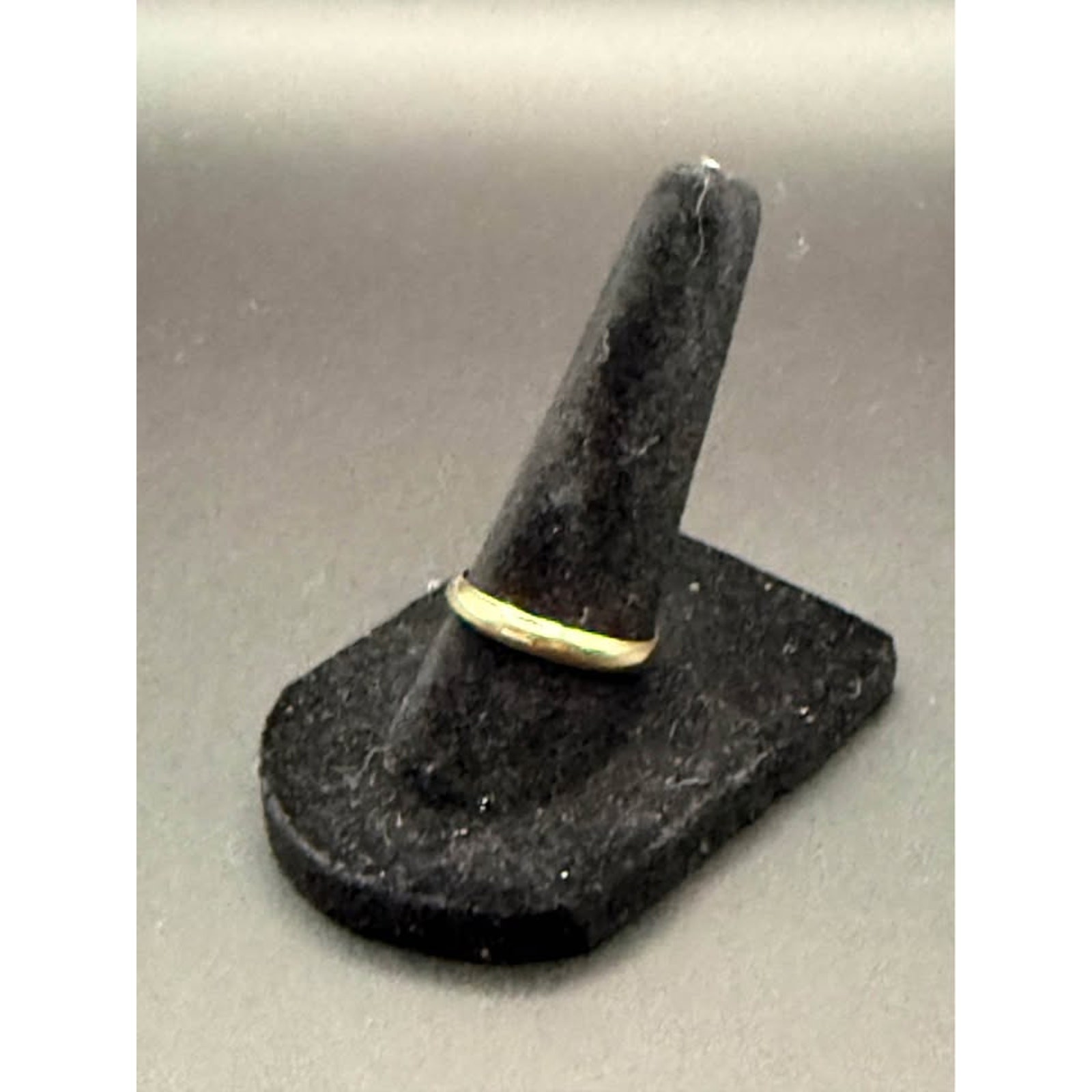 10kt Yellow Gold Band size 8