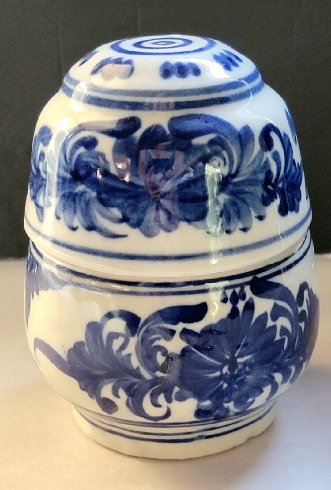 Vintage Chinese Porcelain Pottery Storage Jar/Caddy Blue Floral Design Glaze